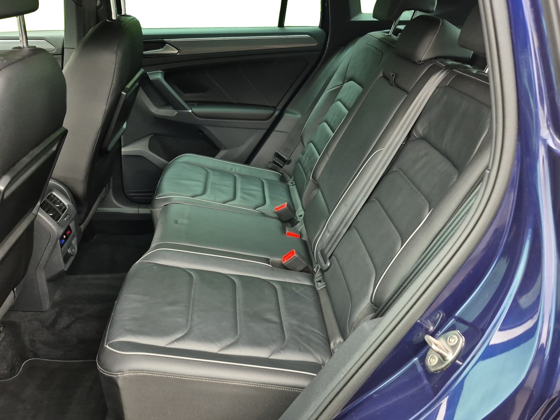 VW Tiguan 2.0 TDI SCR R-Line Highline4Motion DSG-image-11