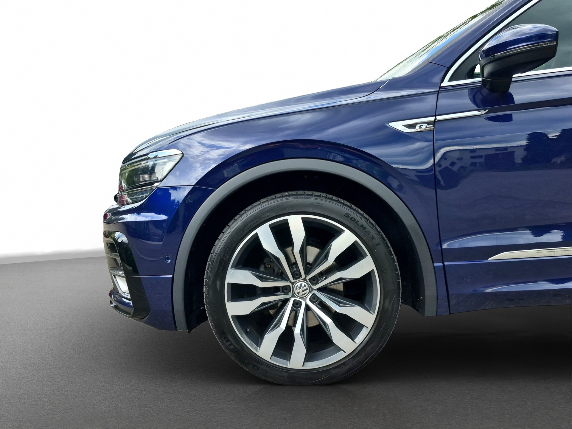 VW Tiguan 2.0 TDI SCR R-Line Highline4Motion DSG-image-3