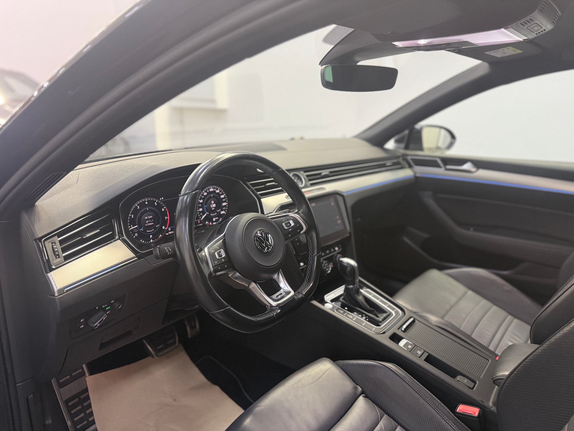 VW Passat Variant 2.0 TSI BMT Highline 4Motion DSG-image-12