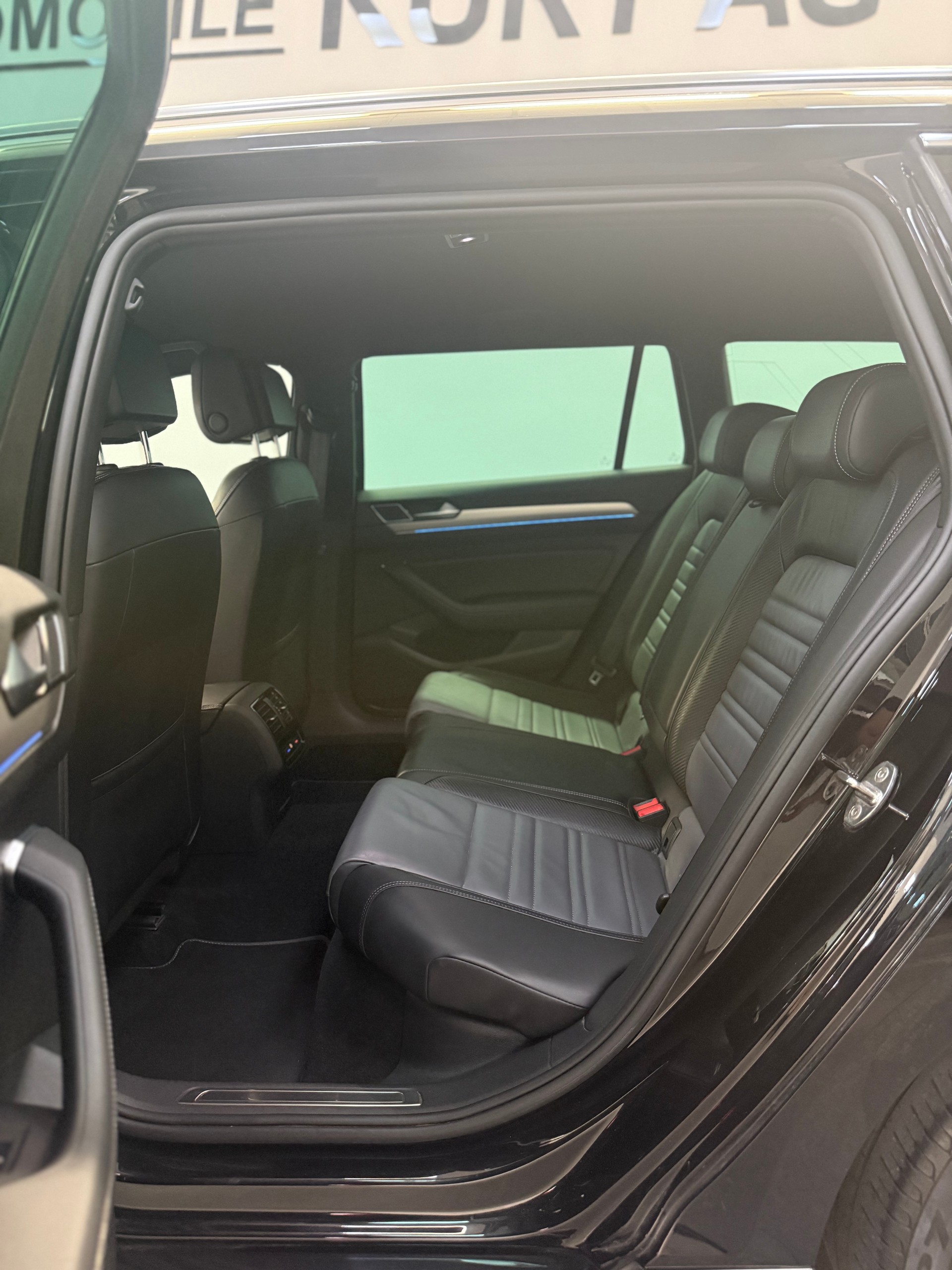 VW Passat Variant 2.0 TSI BMT Highline 4Motion DSG-image-15