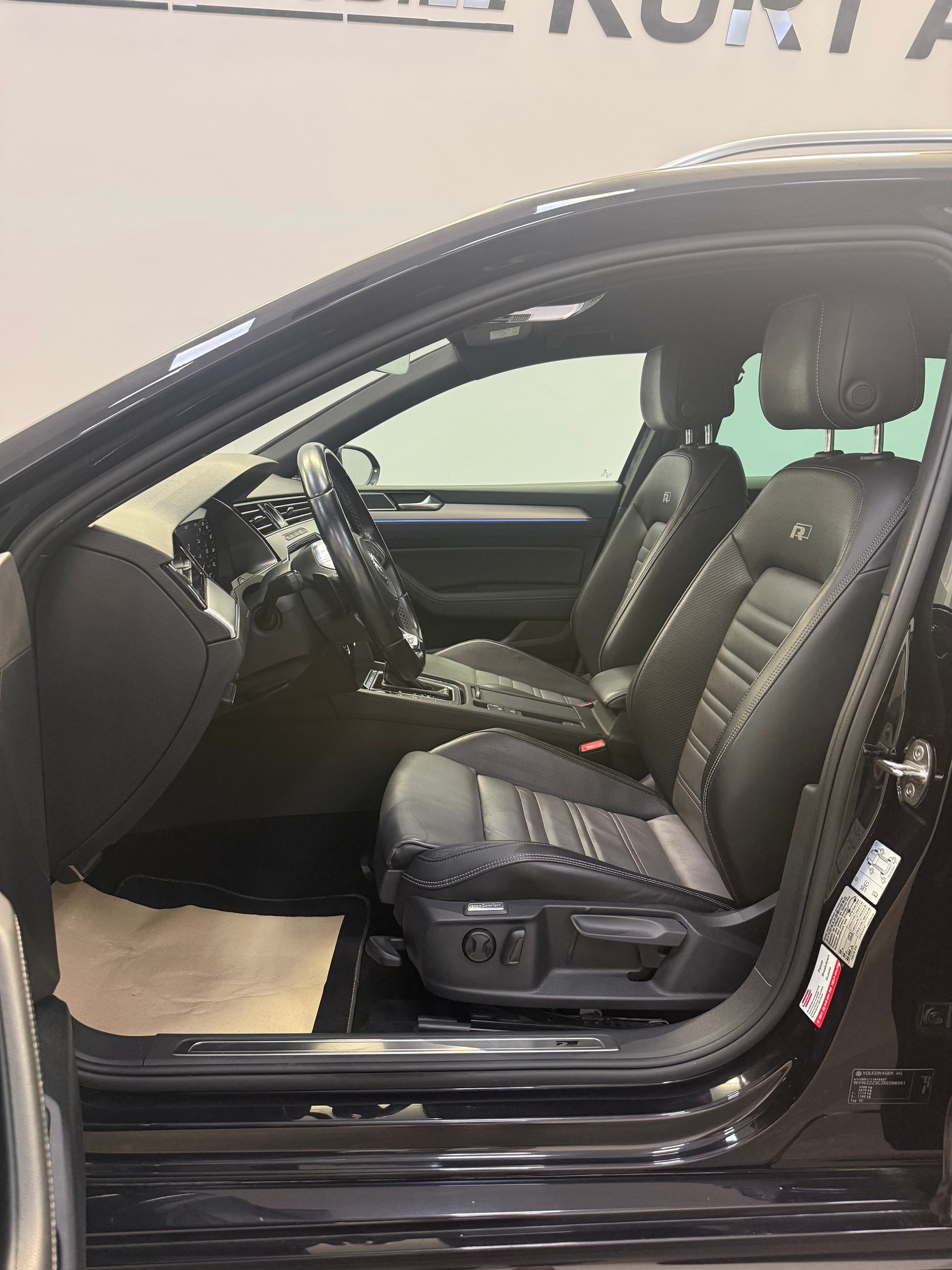 VW Passat Variant 2.0 TSI BMT Highline 4Motion DSG-image-13