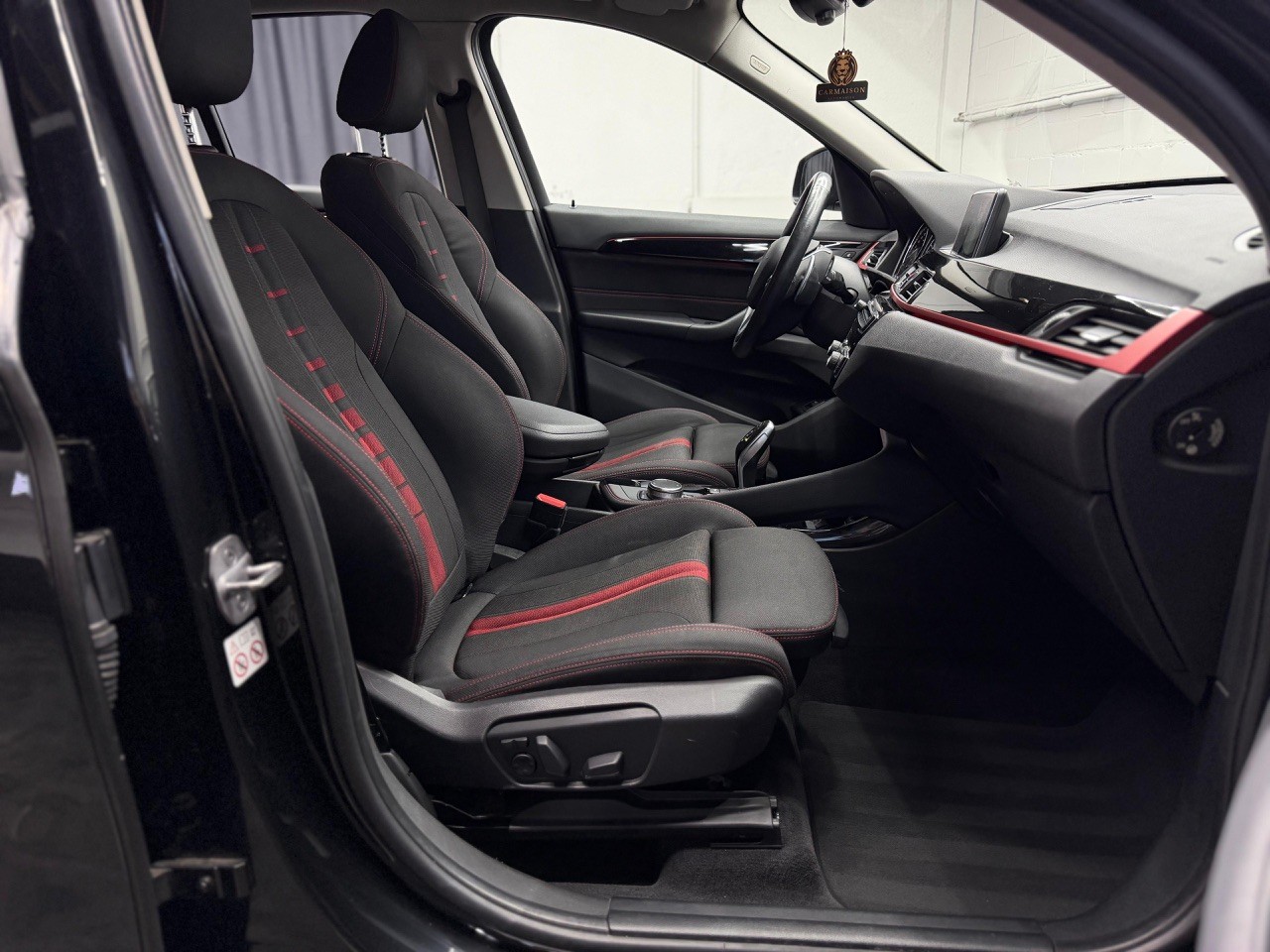 BMW X1 xDrive 18d Sport Line Steptronic-image-17