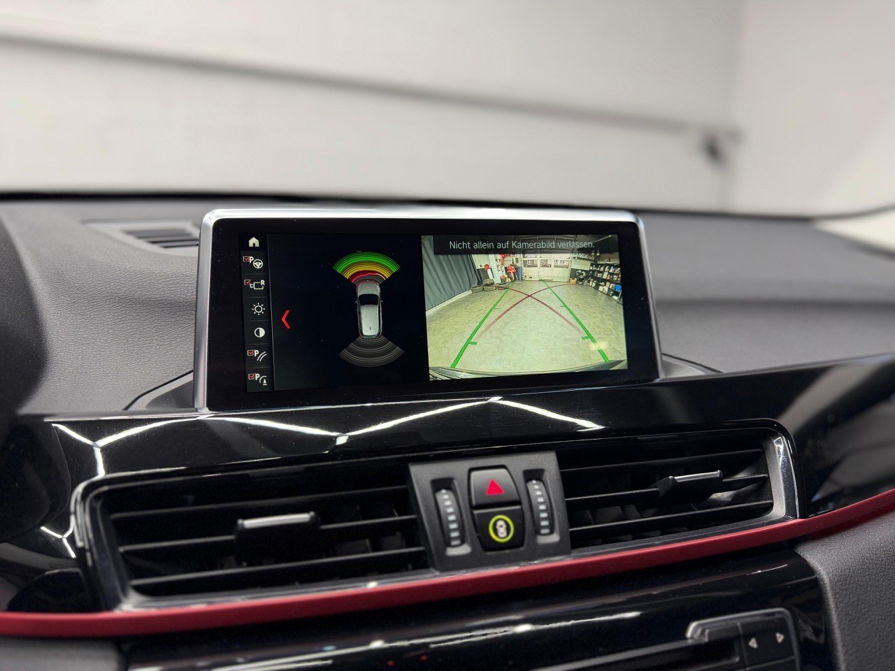 BMW X1 xDrive 18d Sport Line Steptronic-image-11