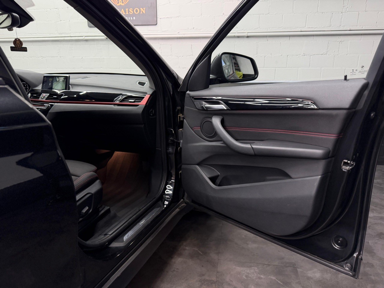 BMW X1 xDrive 18d Sport Line Steptronic-image-15