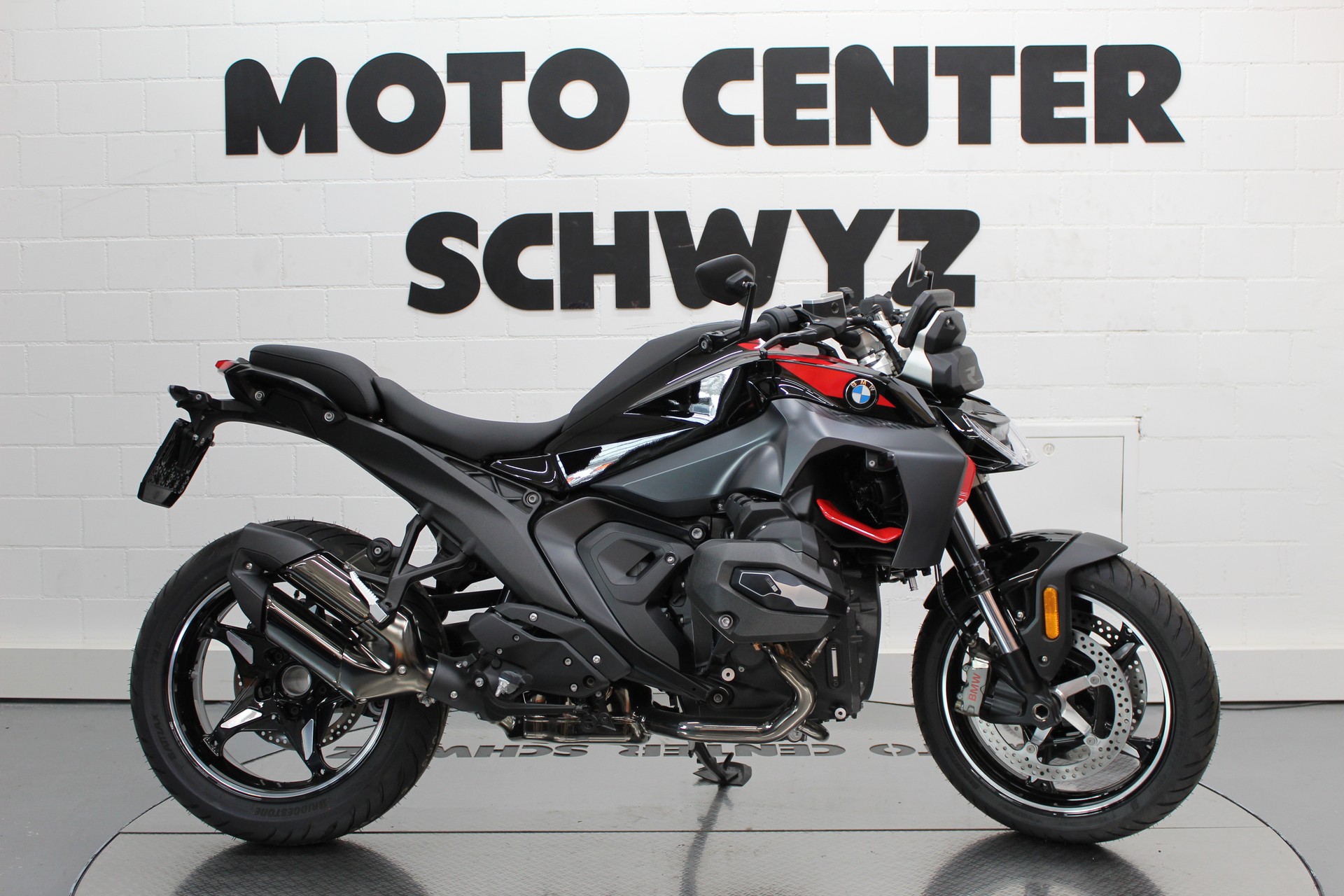 BMW R 1300 R-image-1