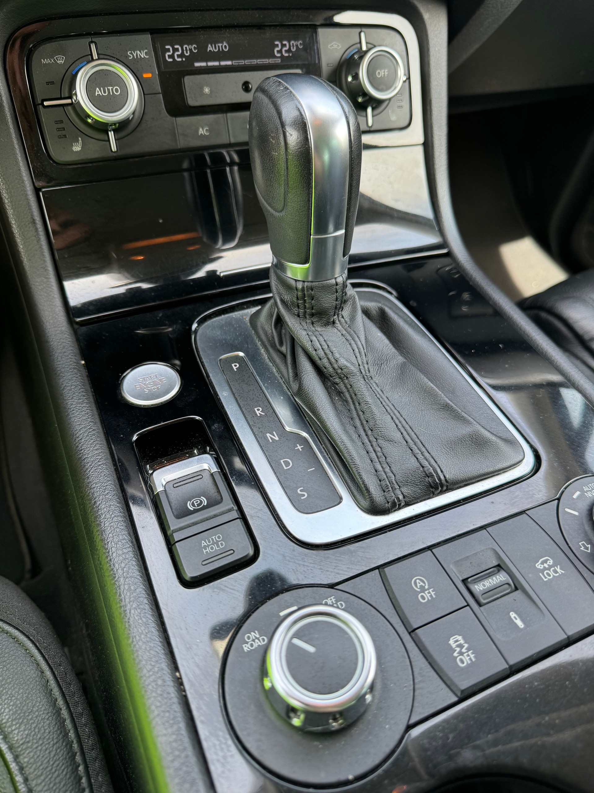 VW Touareg 3.0 TDI BlueMotion Technology Tiptronic-image-10