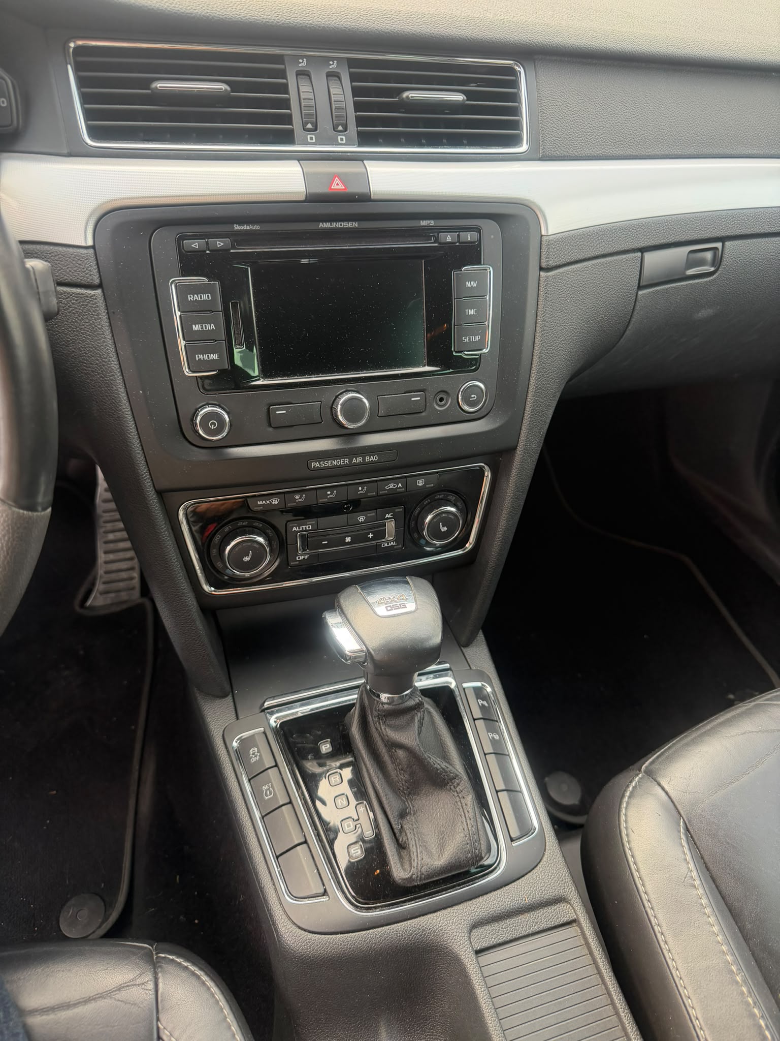 SKODA Superb Combi 3.6 FSI Ambition 4x4 DSG-image-13