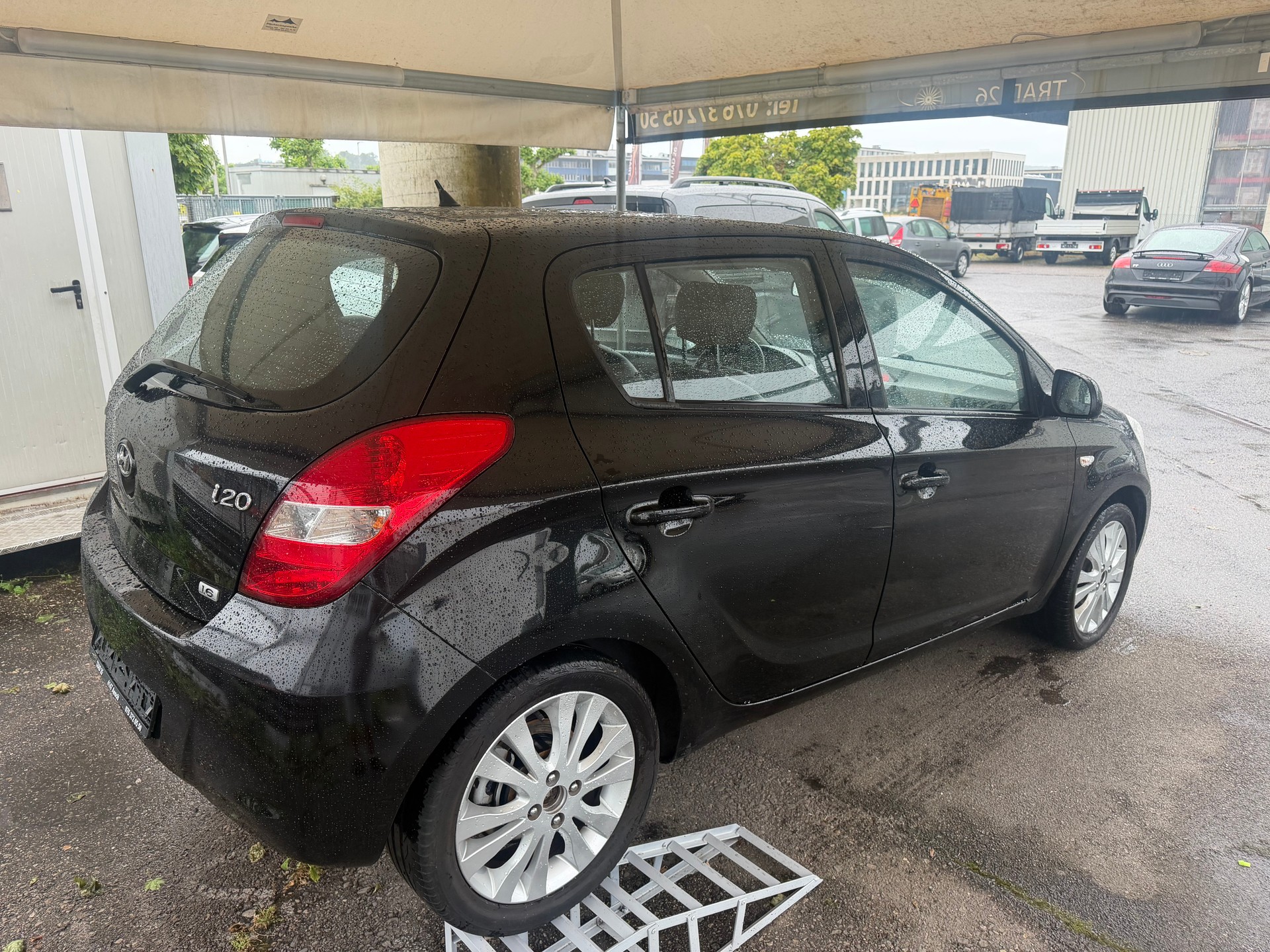 HYUNDAI i20 1.6 Premium-image-3