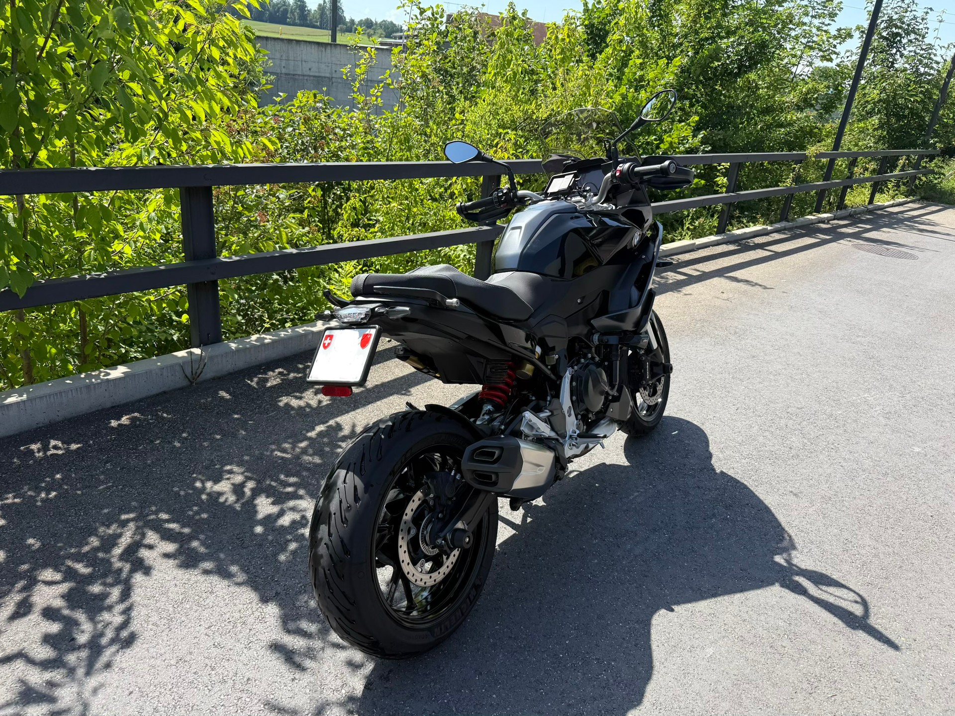 BMW F 900 XR Triple Black-image-3