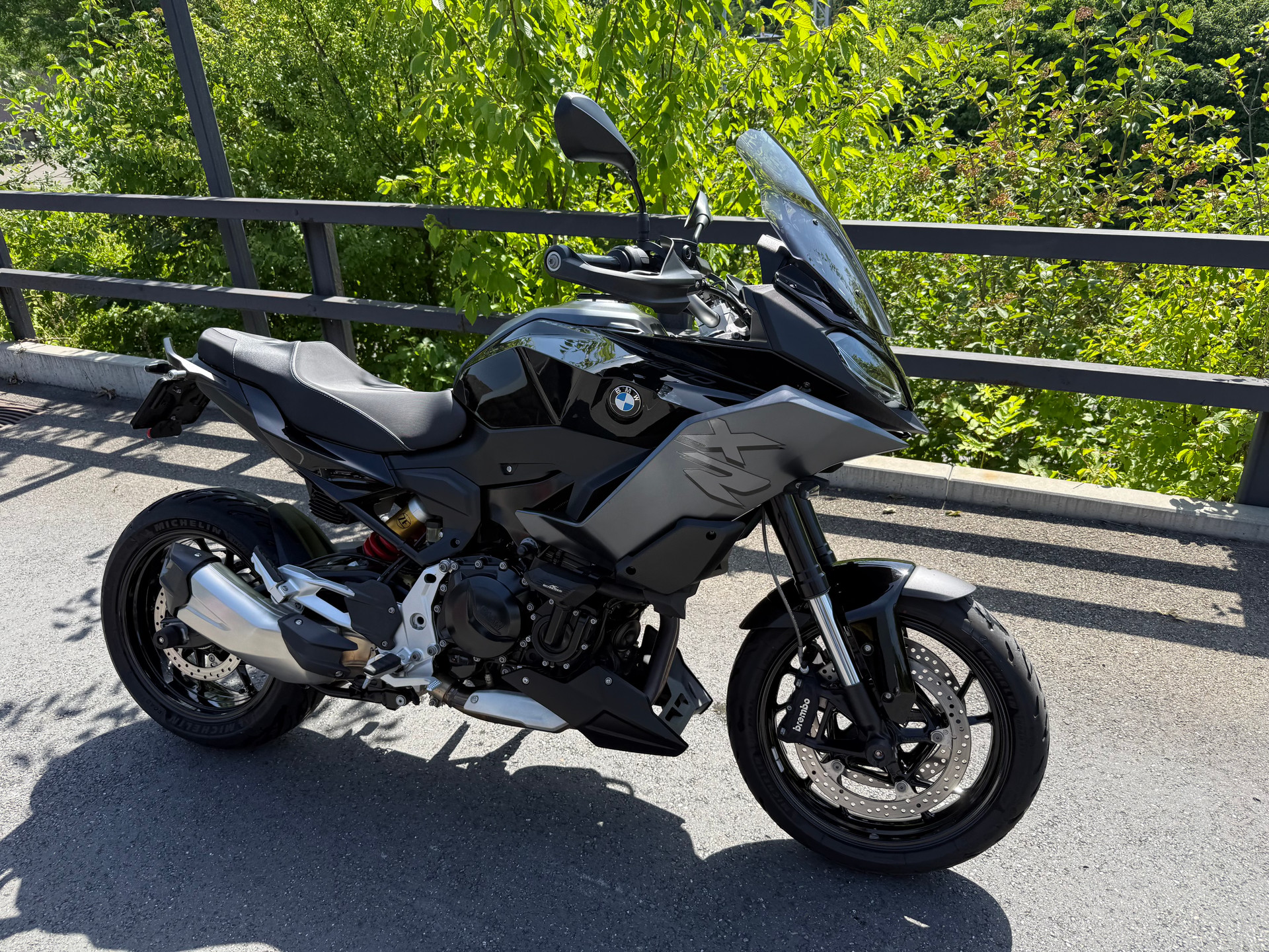 BMW F 900 XR Triple Black-image-2