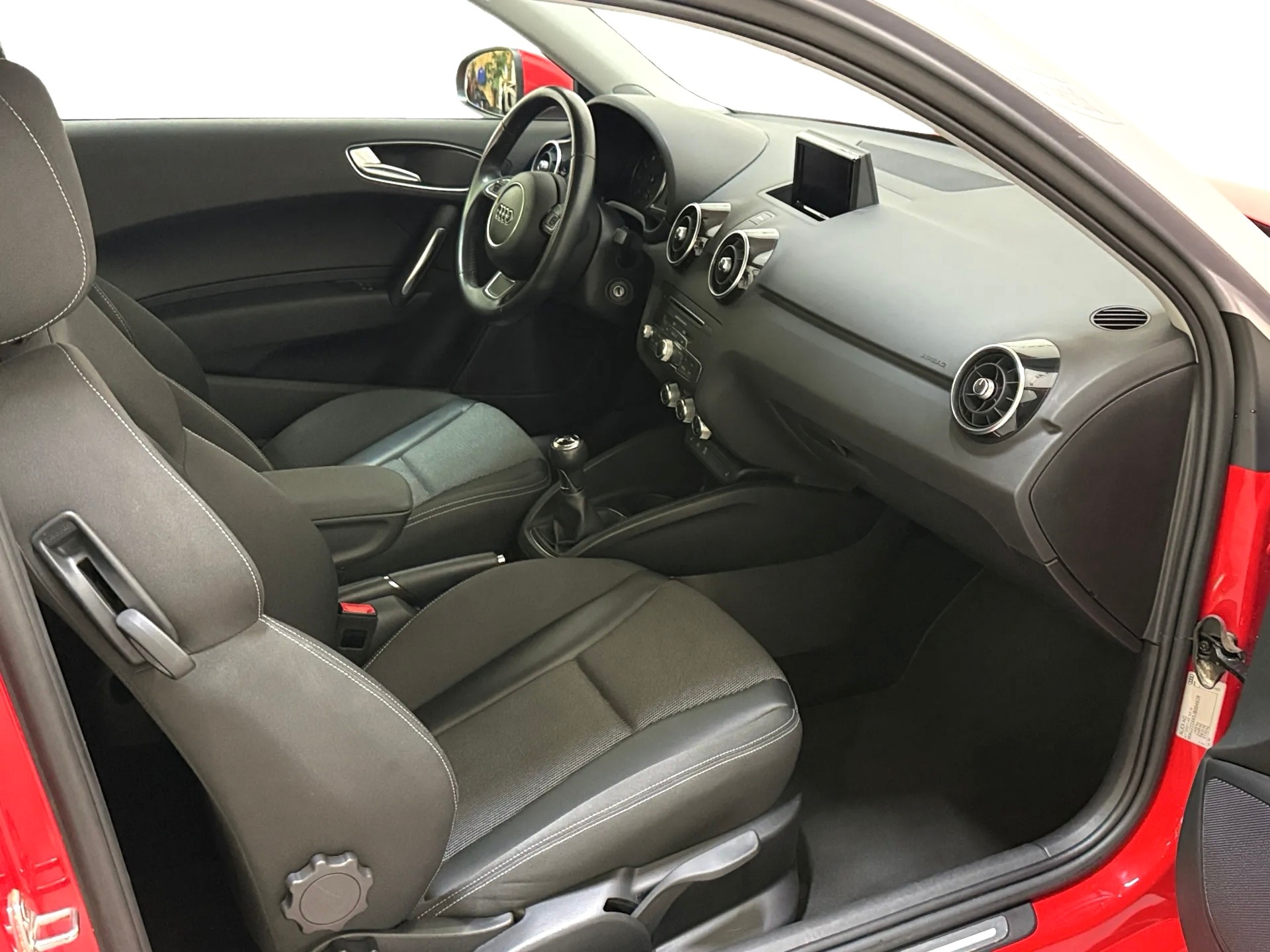 AUDI A1 1.0 TFSI Sport-image-7