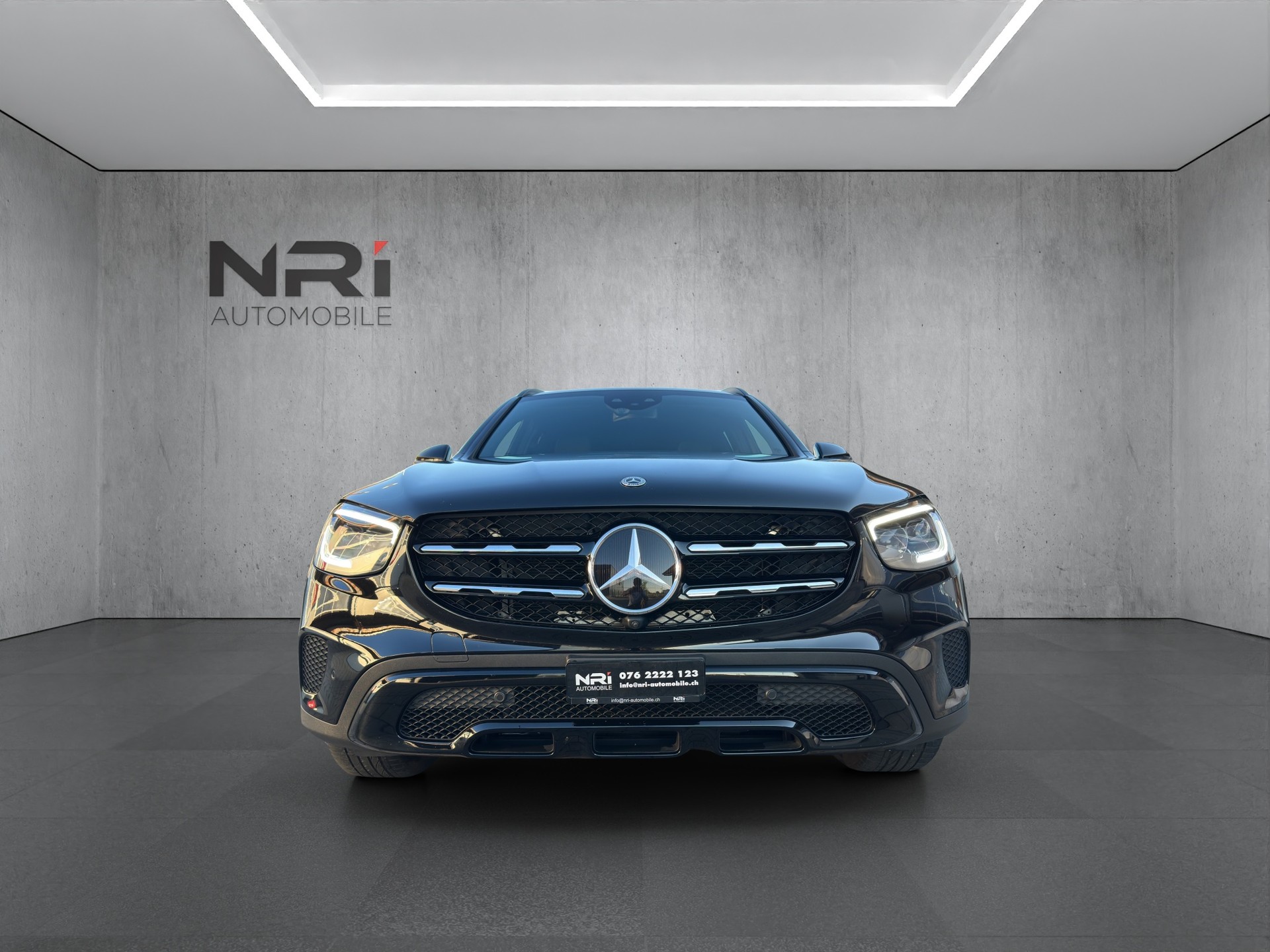 MERCEDES-BENZ GLC 220 d 4m-showroom-element-1
