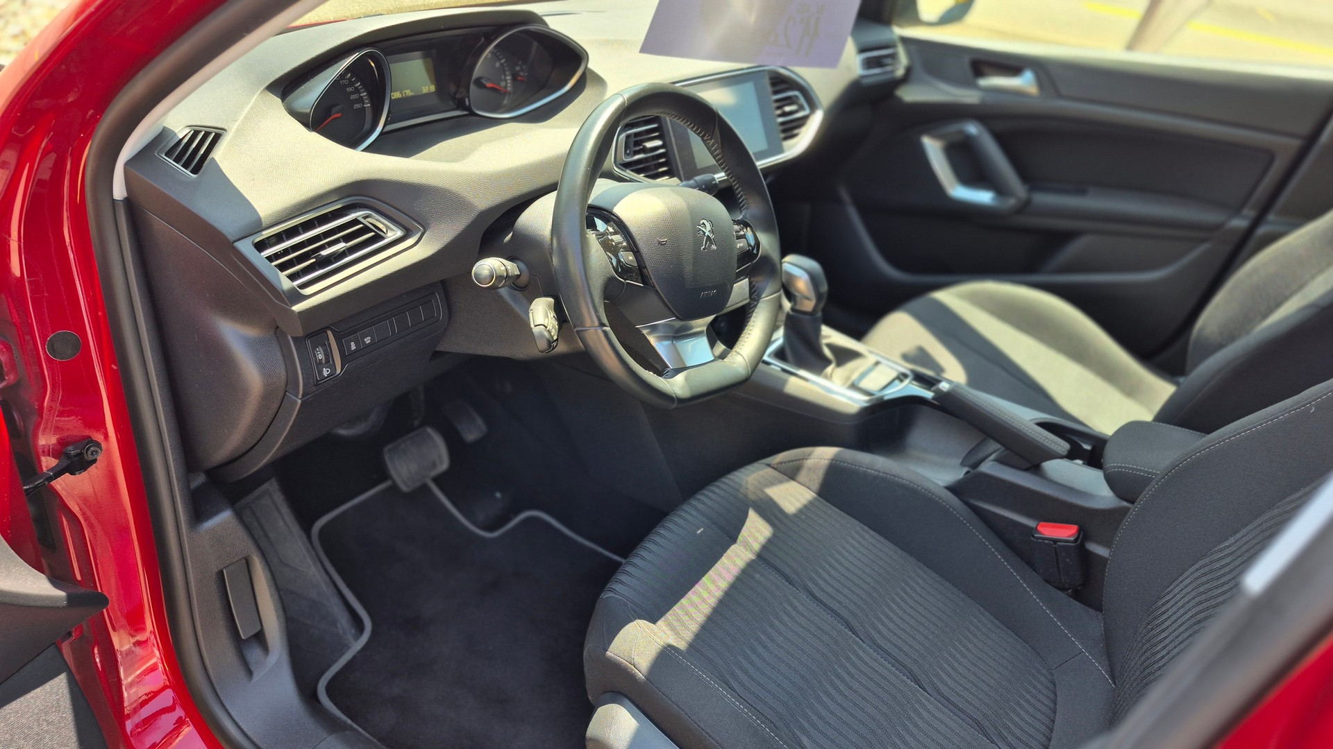 PEUGEOT 308 1.2 THP Active Automatic-image-8