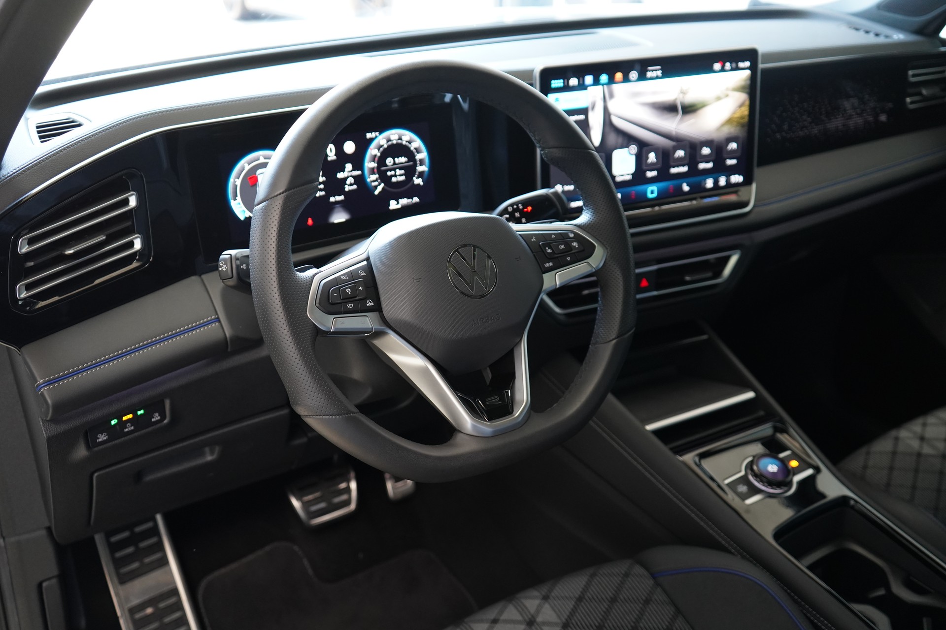 VW Tiguan 2.0 TSI DSG R-Line 4Motion-image-14
