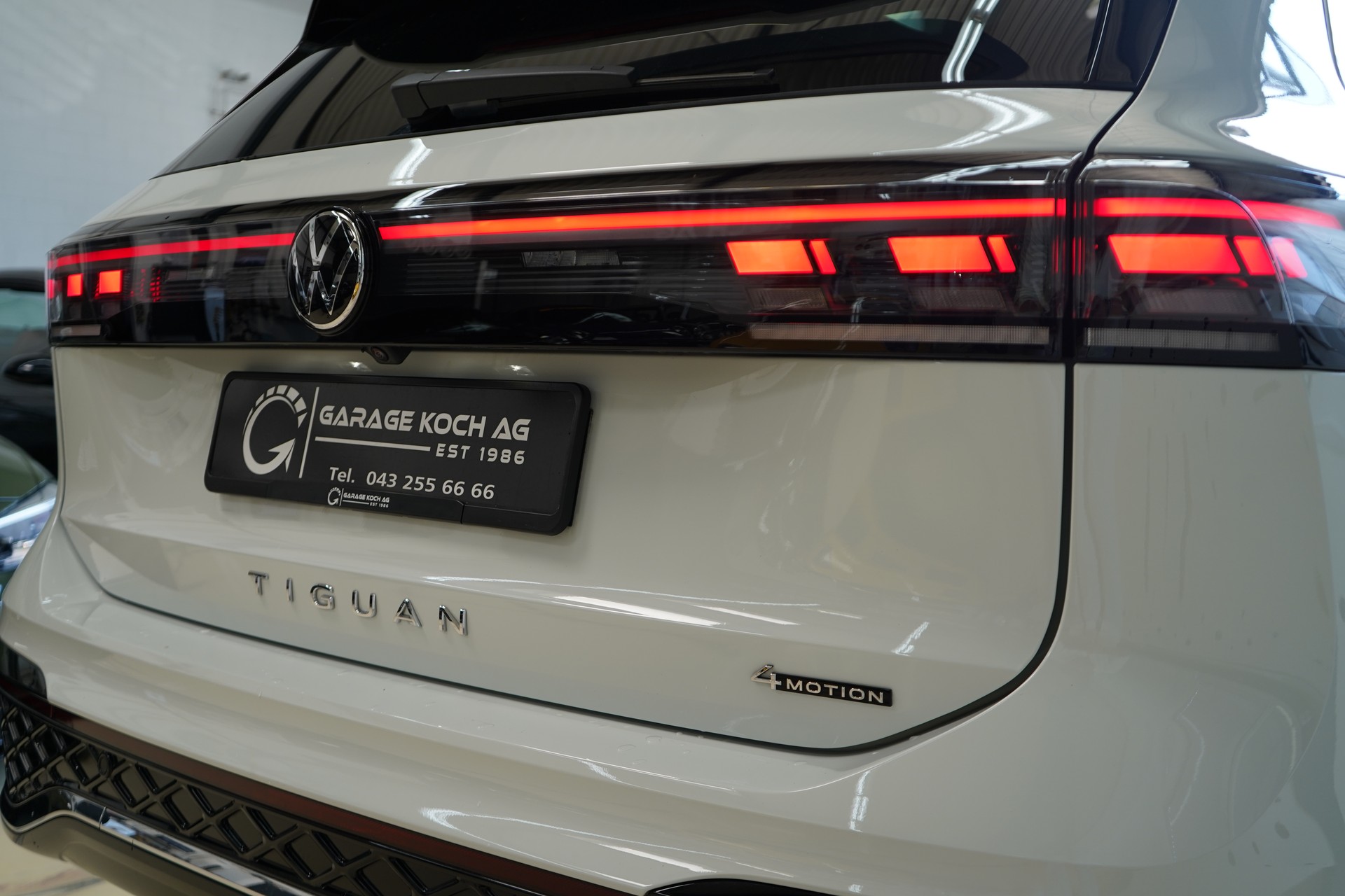 VW Tiguan 2.0 TSI DSG R-Line 4Motion-image-9