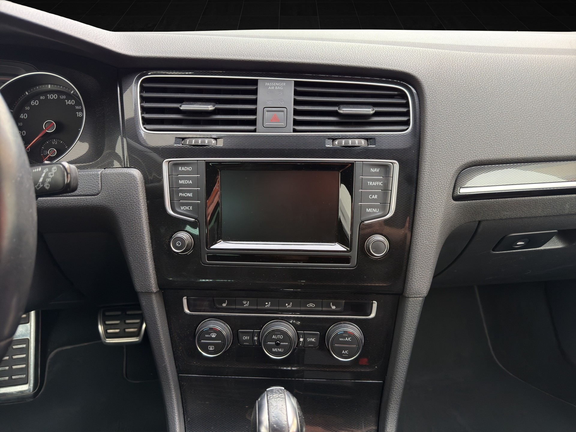 VW Golf 2.0 TSI GTI DSG-image-12