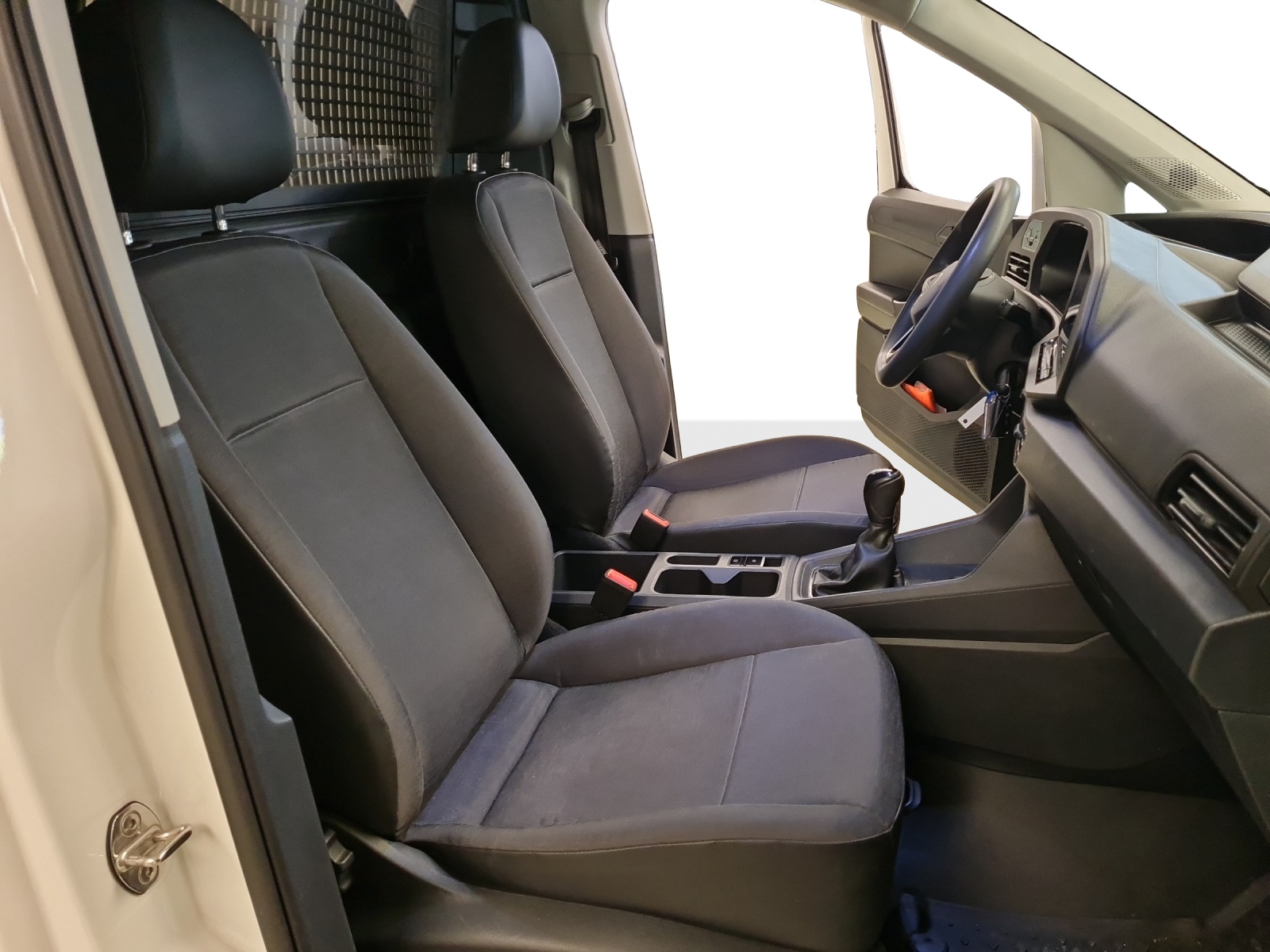 VW Caddy Cargo 2.0TDI-image-8