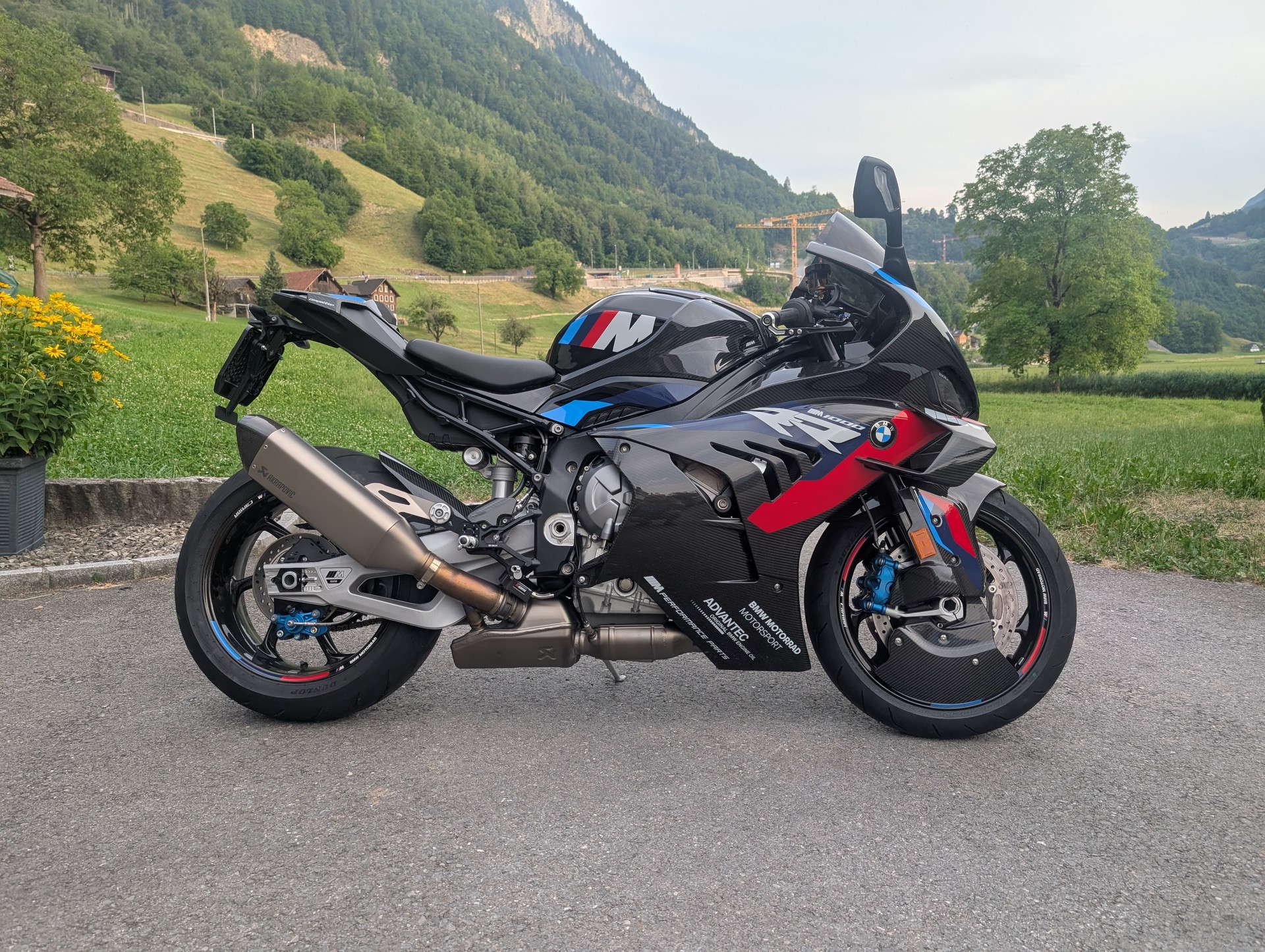 BMW M 1000 RR-image-5