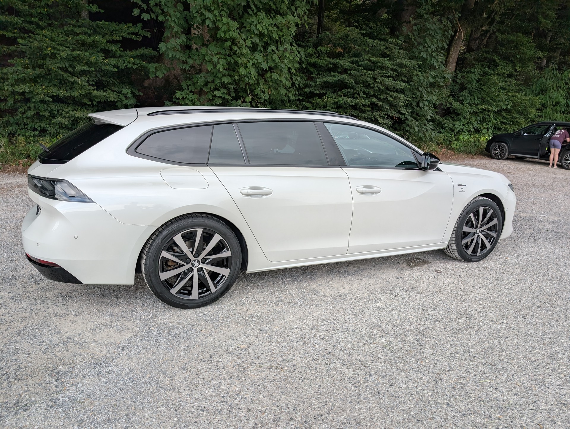 PEUGEOT 2.0 BlueHDi 180 GT Line-image-2