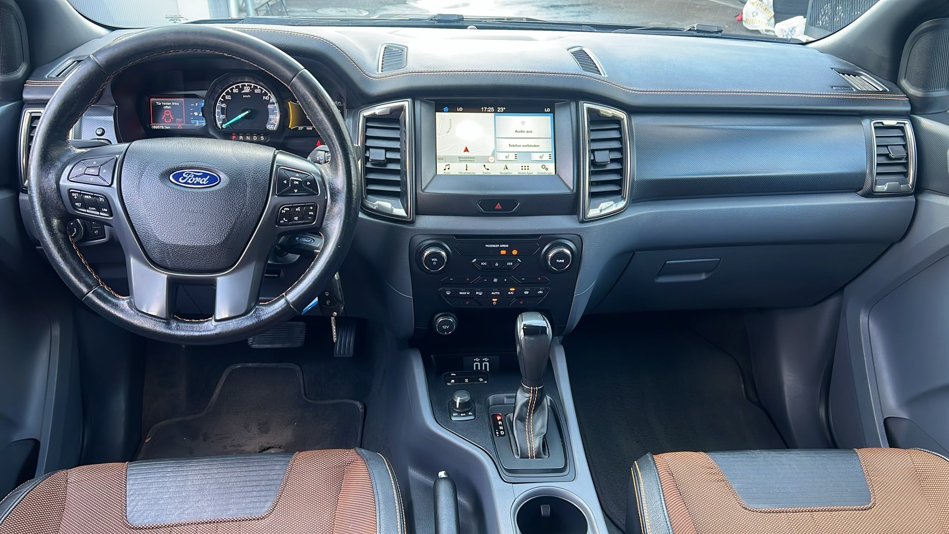 FORD Ranger Wildtrak 3.2 TDCi 4x4 A-image-8