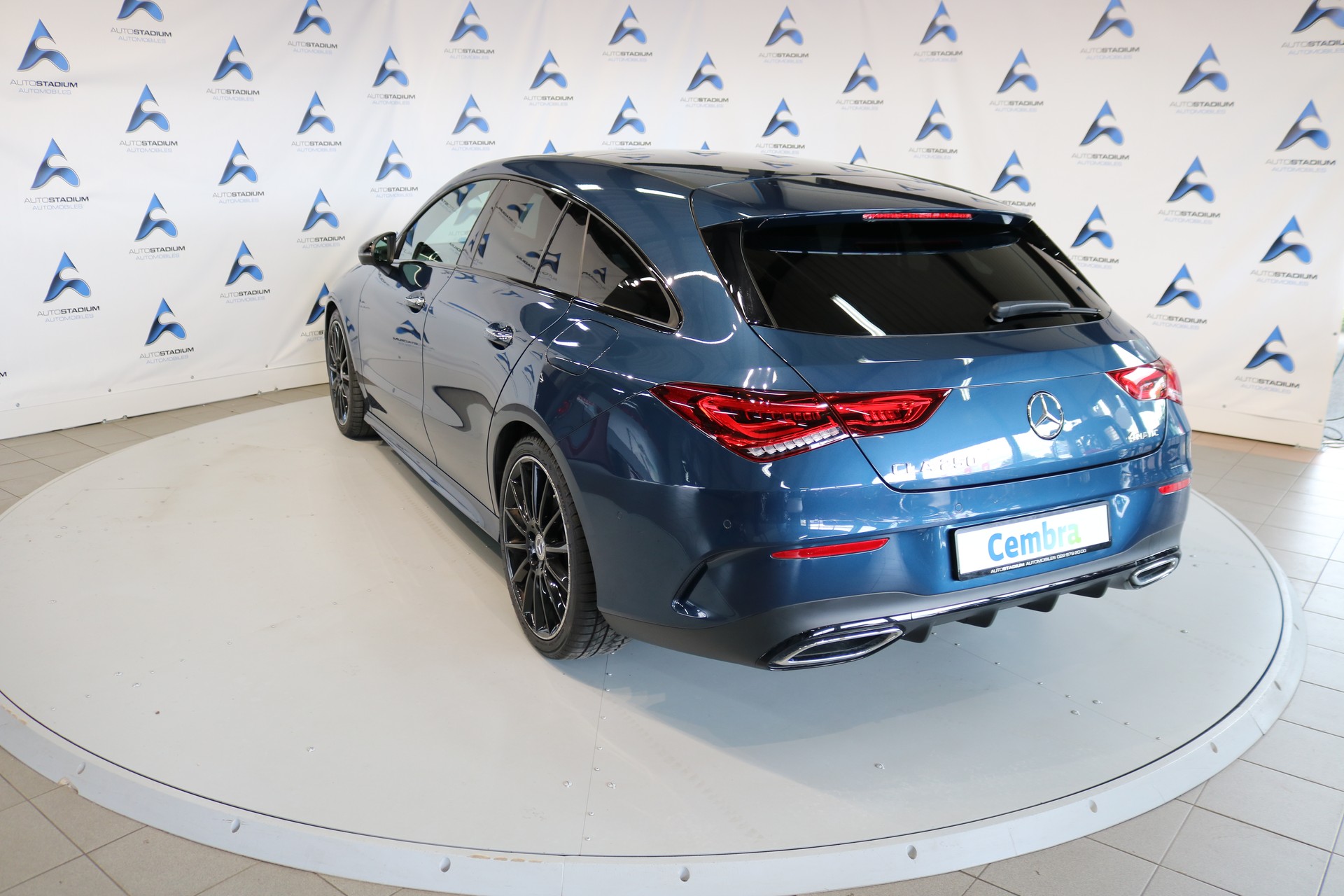 MERCEDES-BENZ CLA Shooting Brake 250 4Matic 7G-DCT AMG Line-image-14