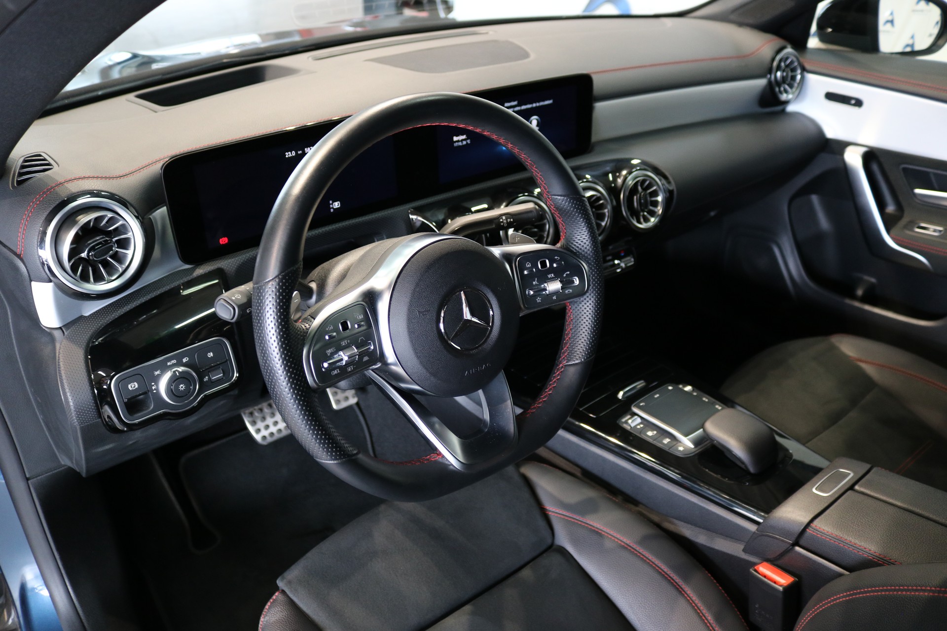 MERCEDES-BENZ CLA Shooting Brake 250 4Matic 7G-DCT AMG Line-showroom-element-2