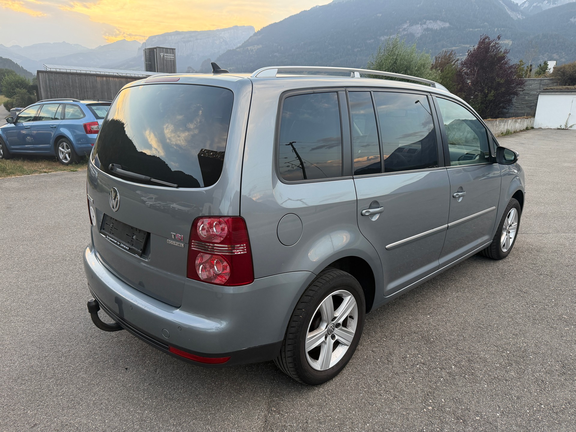 VW Touran 1.4 EcoFuel Highline DSG-image-3