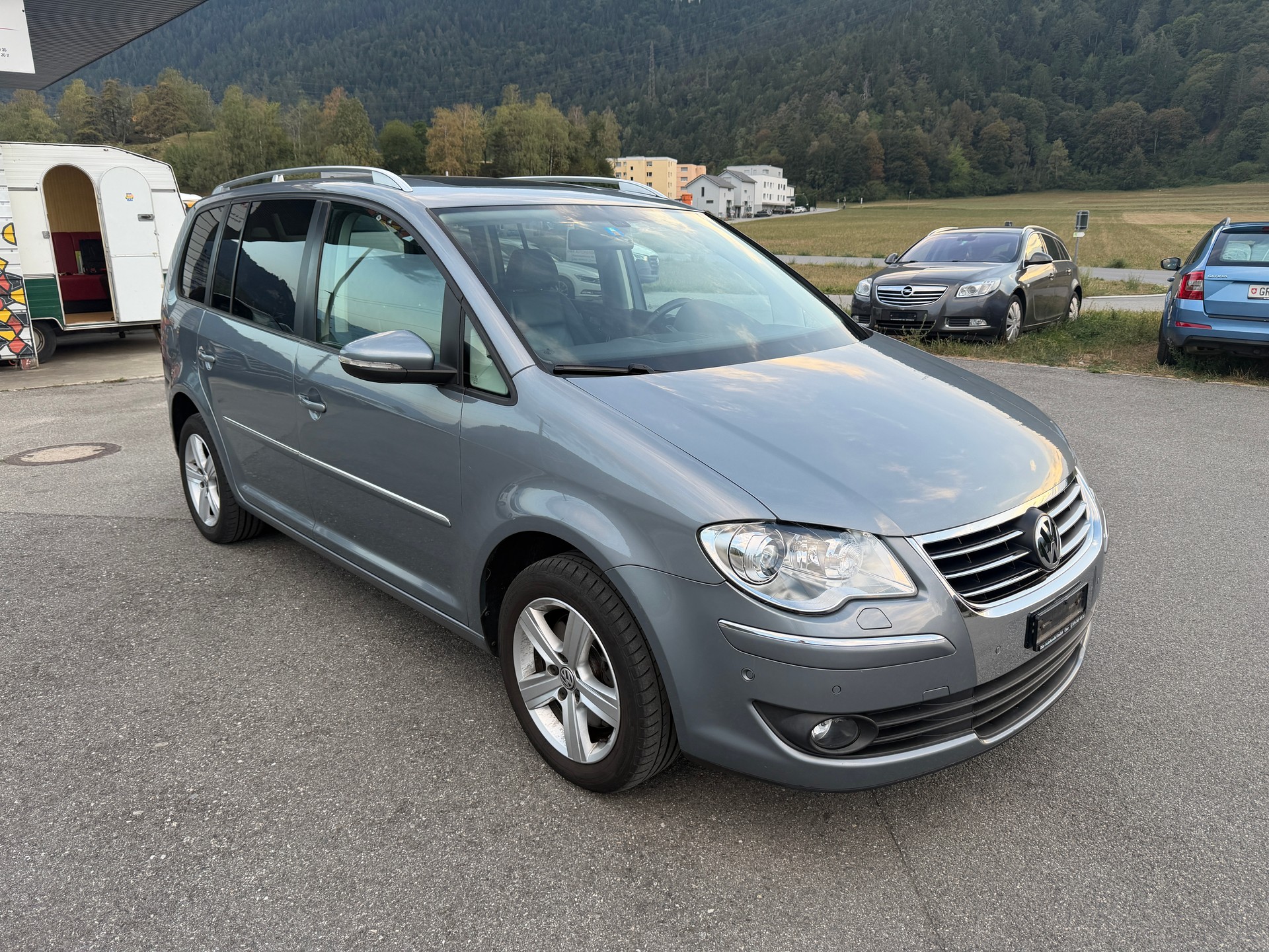 VW Touran 1.4 EcoFuel Highline DSG-image-2