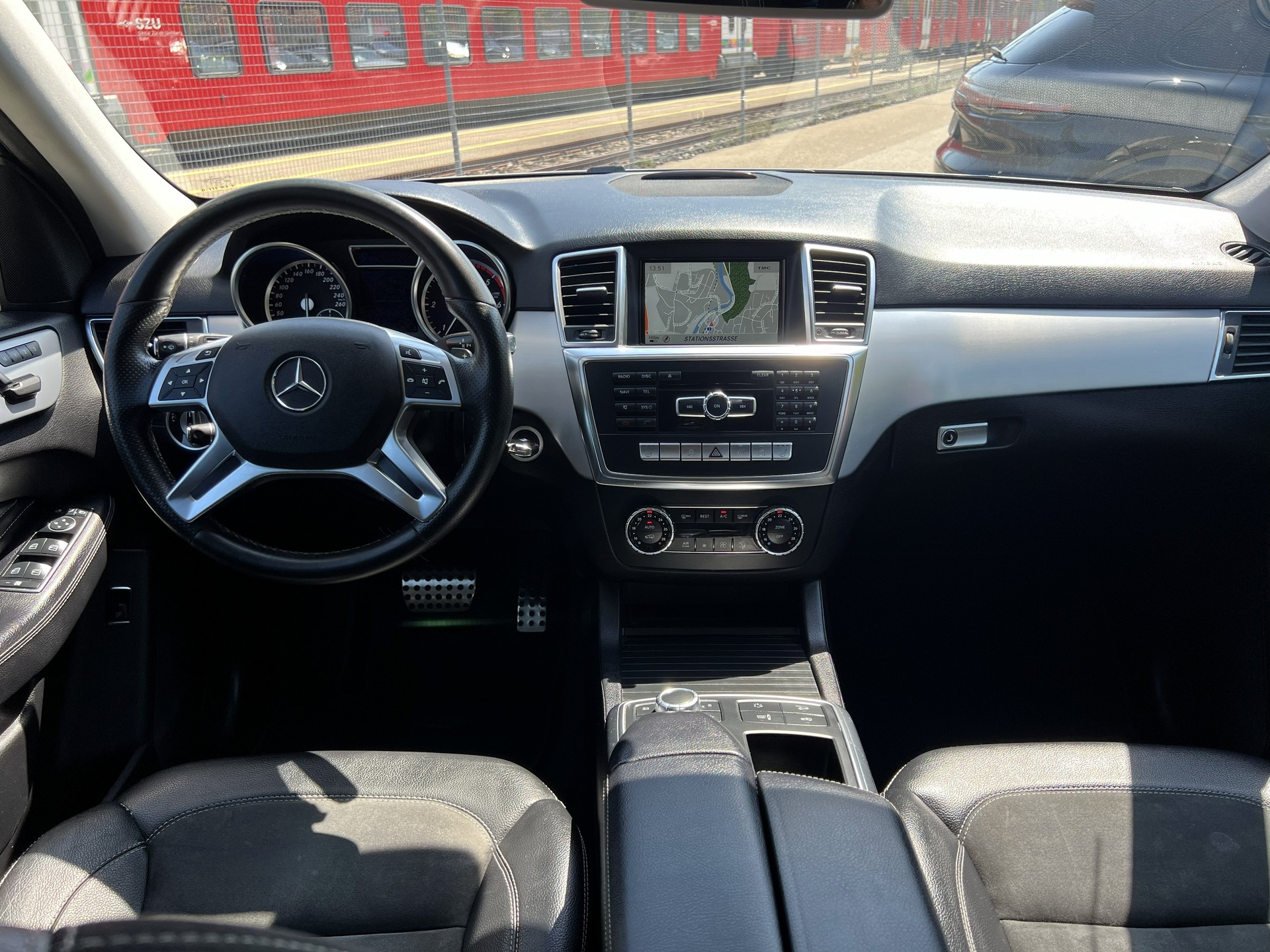 MERCEDES-BENZ ML 250 BlueTEC Executive 4Matic 7G-Tronic-image-23