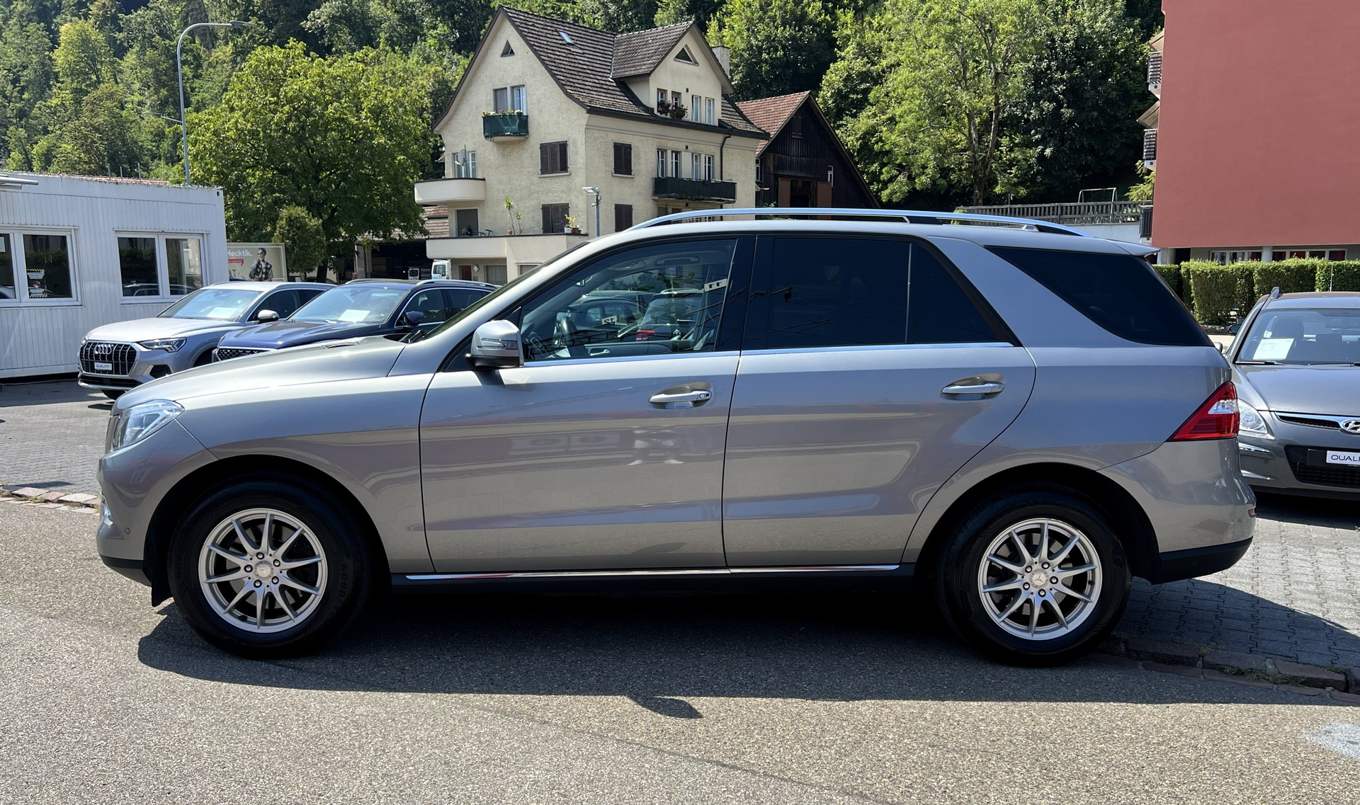 MERCEDES-BENZ ML 250 BlueTEC Executive 4Matic 7G-Tronic-showroom-element-1