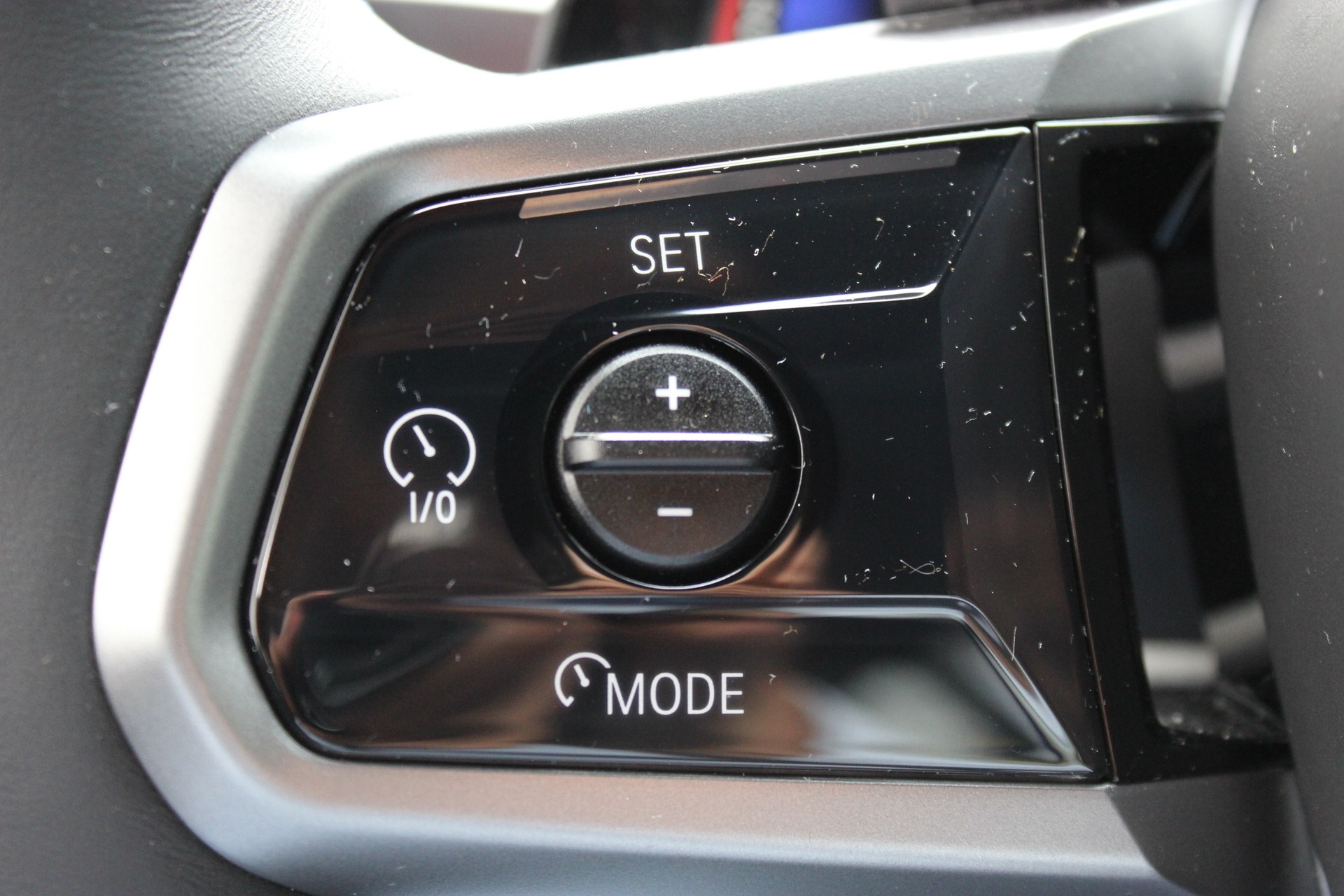 BMW M5 xDrive *M Marina Bay Blau metallic*-image-26