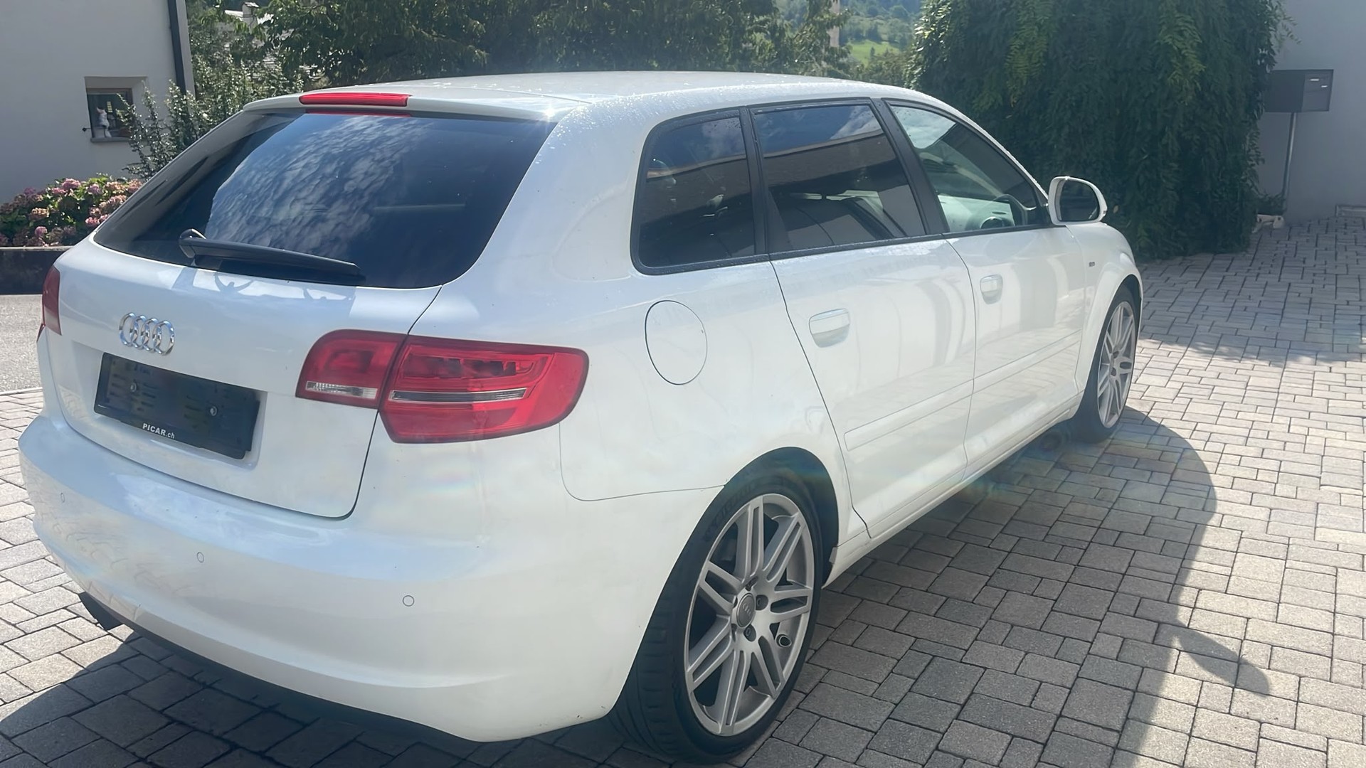 AUDI A3 Sportback 1.8 TFSI Ambition quattro-image-5