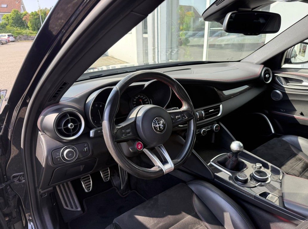 ALFA ROMEO Giulia 2.9 V6 Quadrifoglio "Handschaltung"-image-10