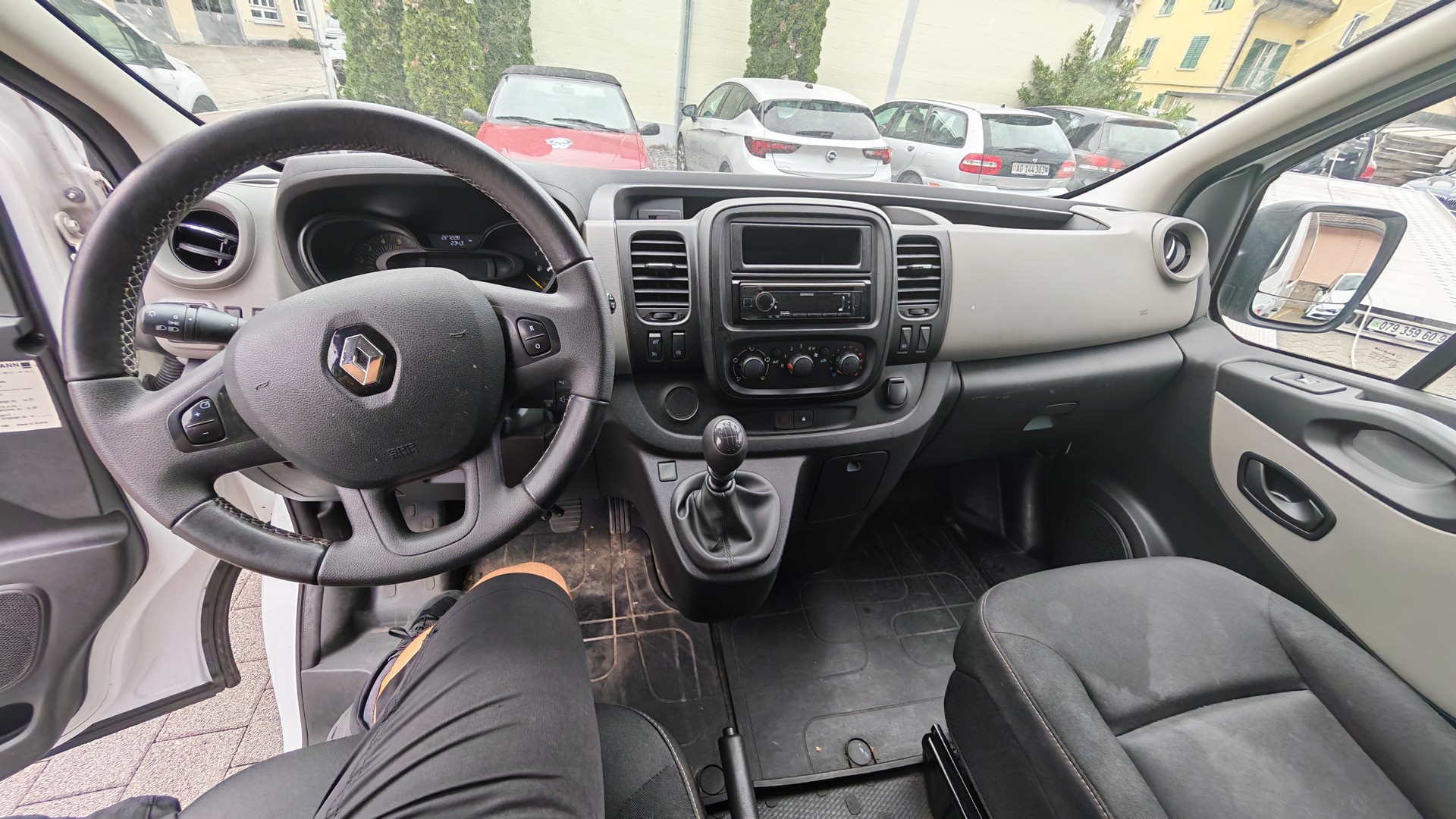 RENAULT Trafic ENERGY dCi 125 Passenger Authentique-image-8