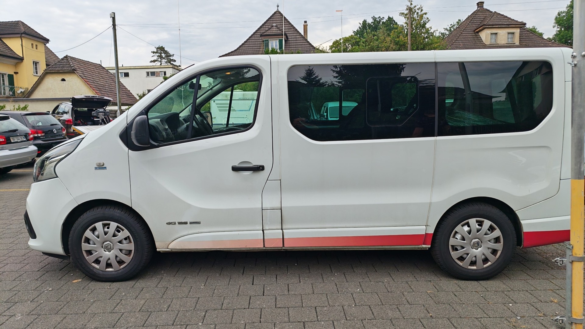 RENAULT Trafic ENERGY dCi 125 Passenger Authentique-image-5