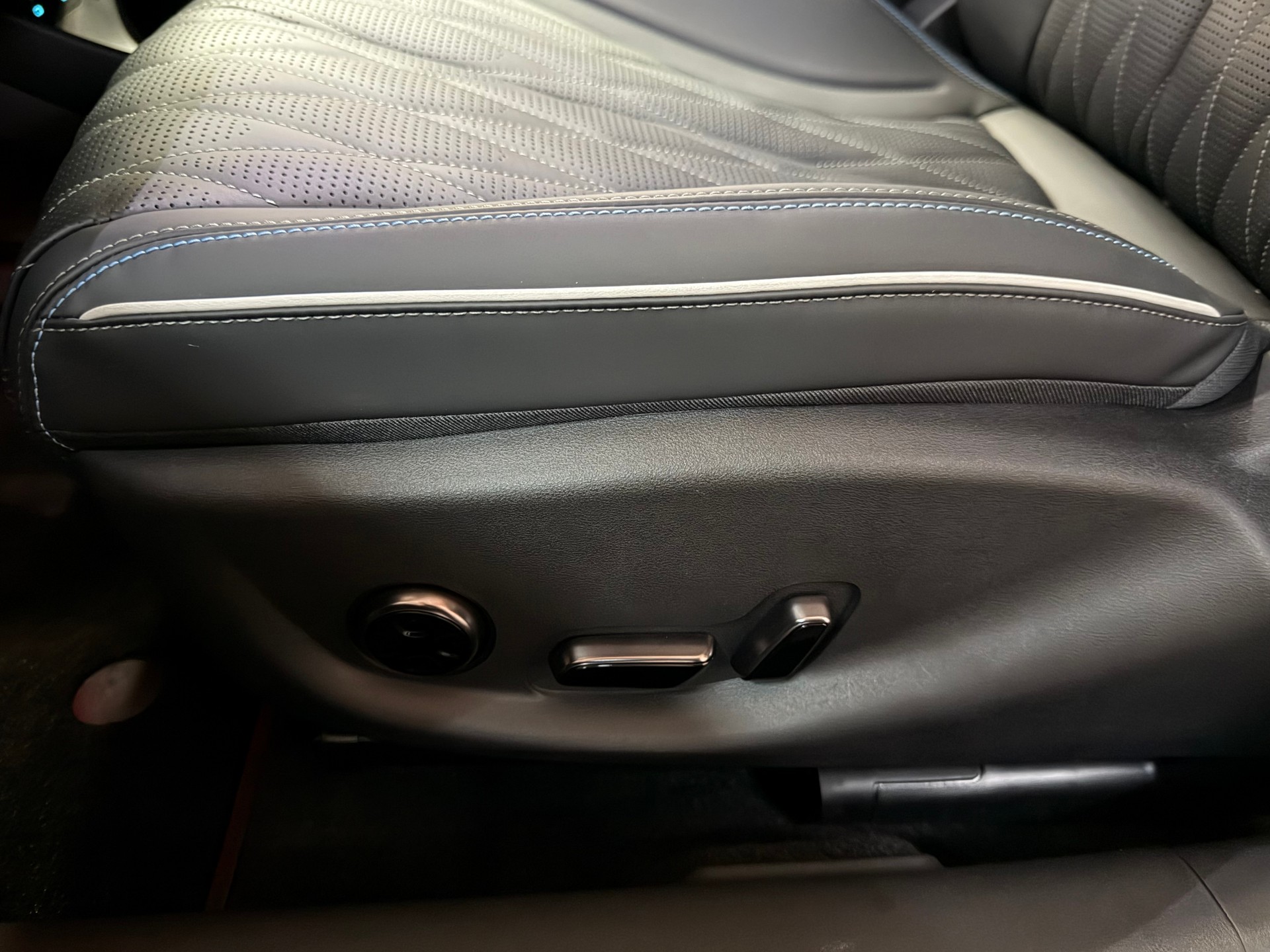 BYD Seal 82,5 kWh Excellence AWD MY 26-image-21