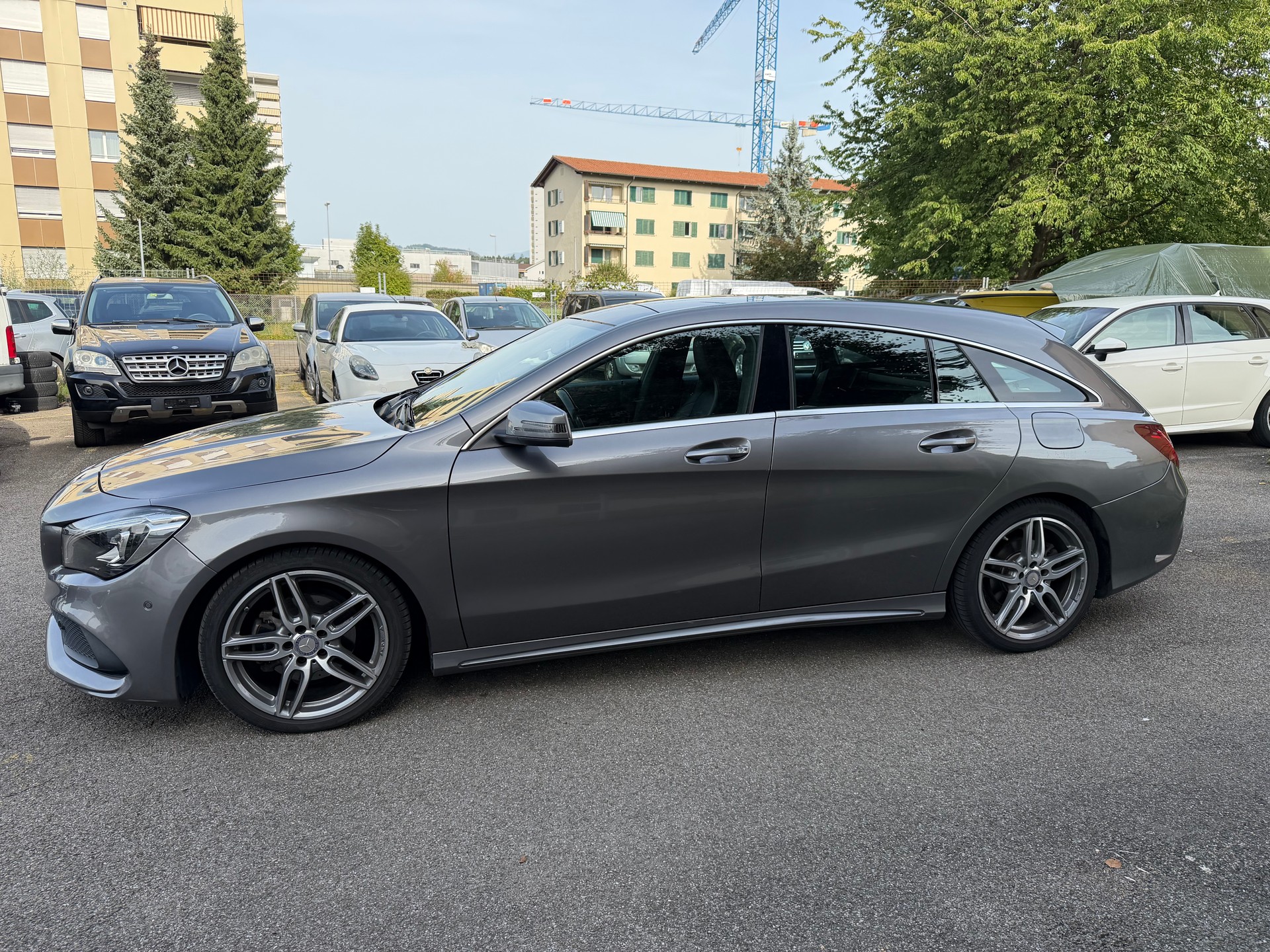 MERCEDES-BENZ CLA Shooting Brake 200 d AMG Line 4Matic 7G-DCT-image-1