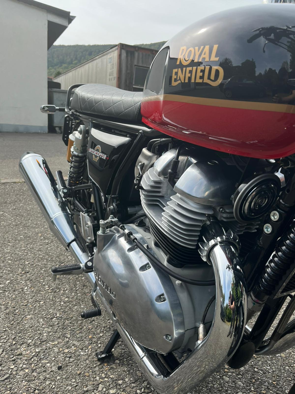 ROYAL ENFIELD Interceptor 650 Dual-image-1