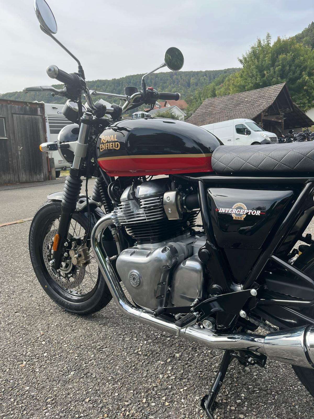 ROYAL ENFIELD Interceptor 650 Dual-image-4