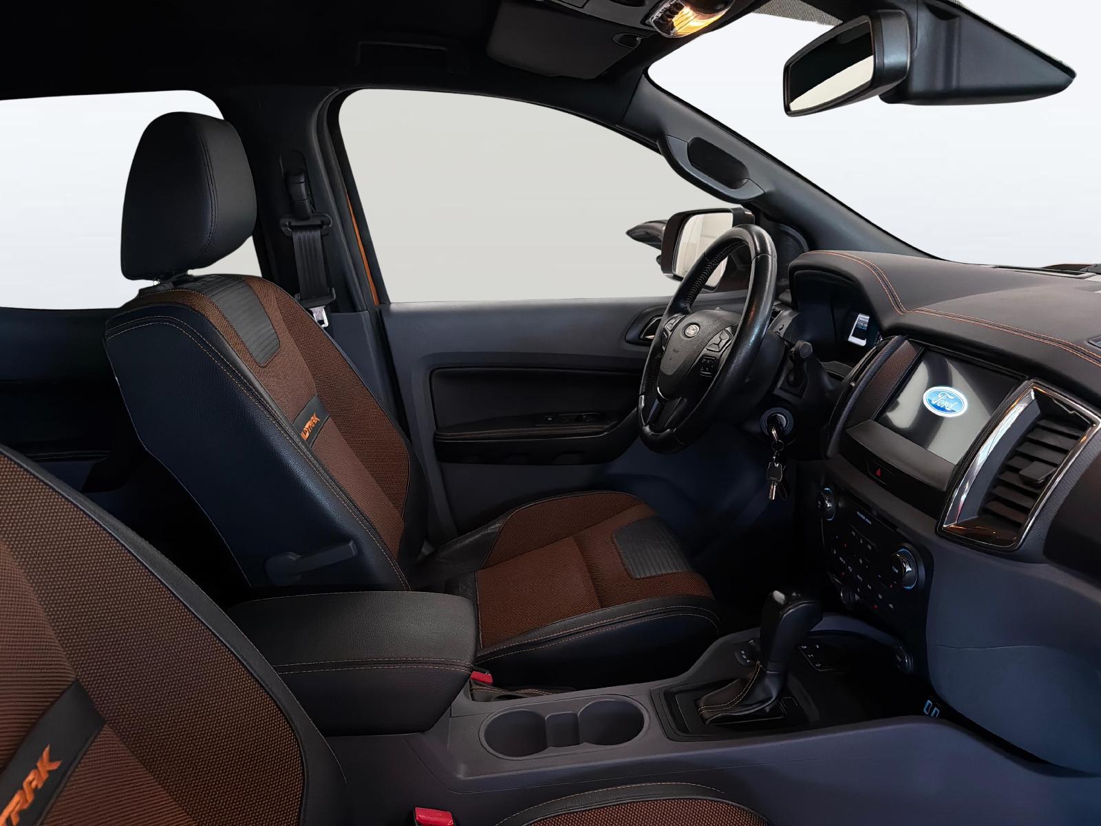 FORD Ranger Wildtrak 3.2 TDCi 4x4-image-11