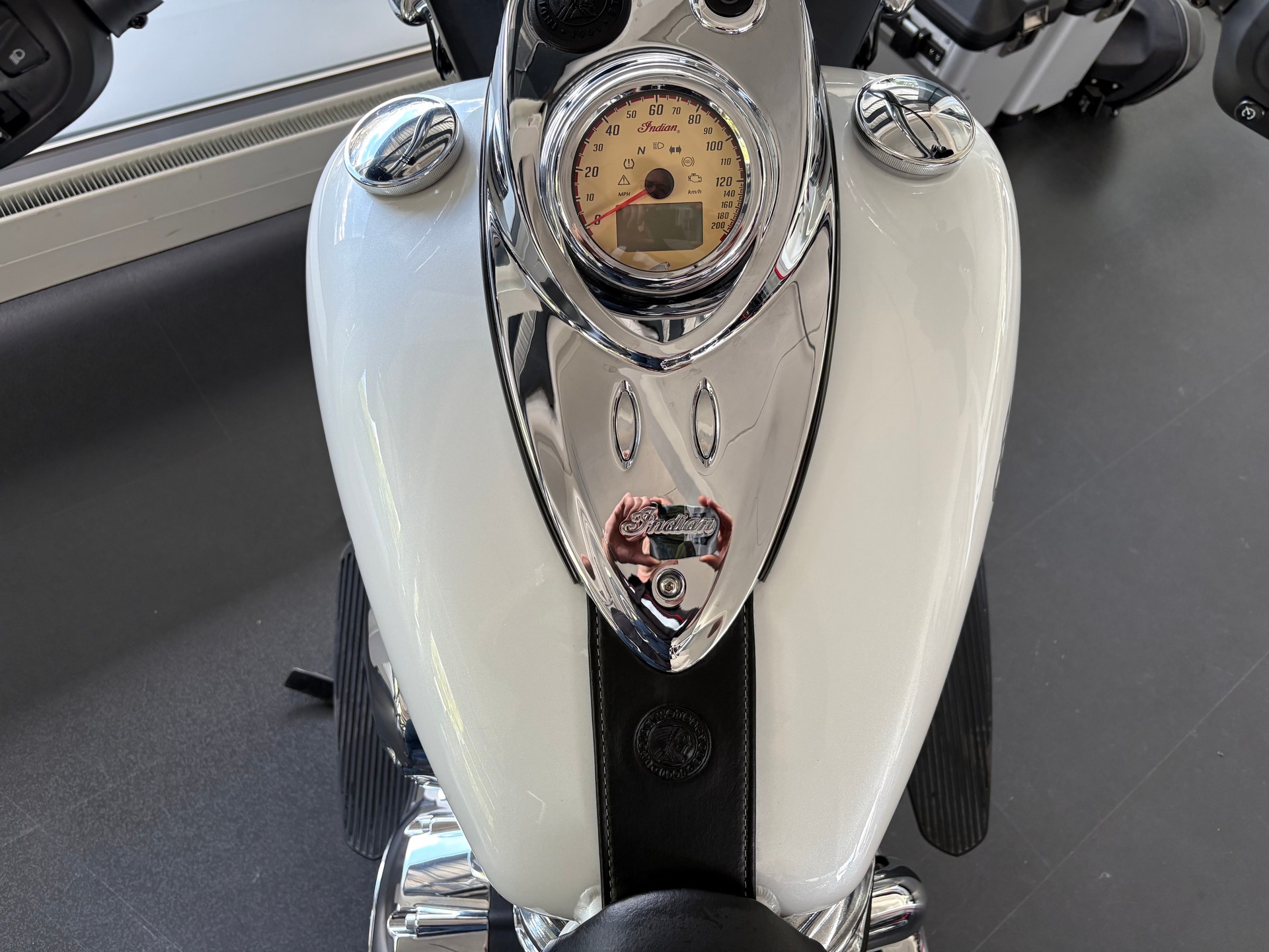 INDIAN Chief Classic-image-2
