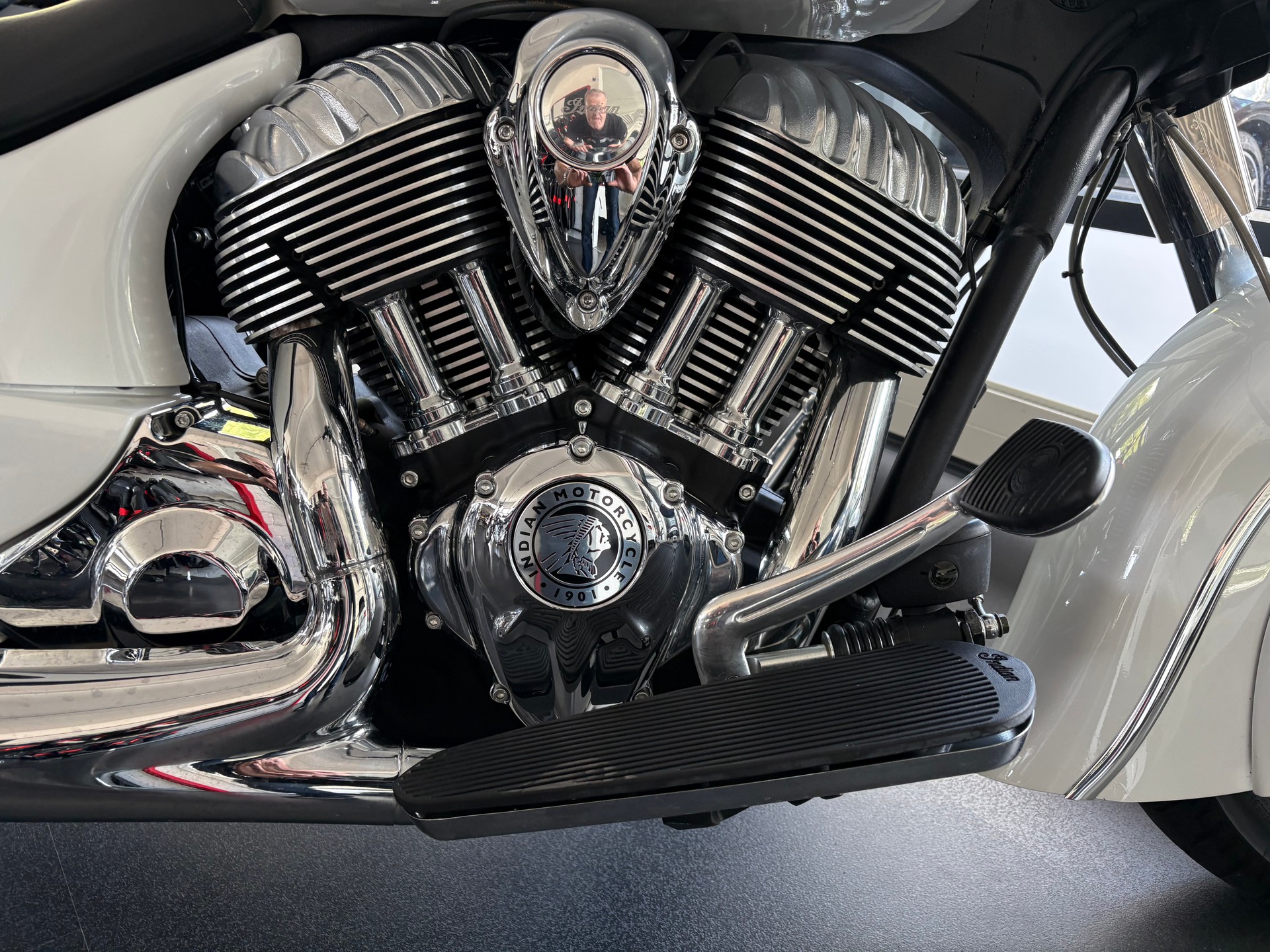 INDIAN Chief Classic-image-1