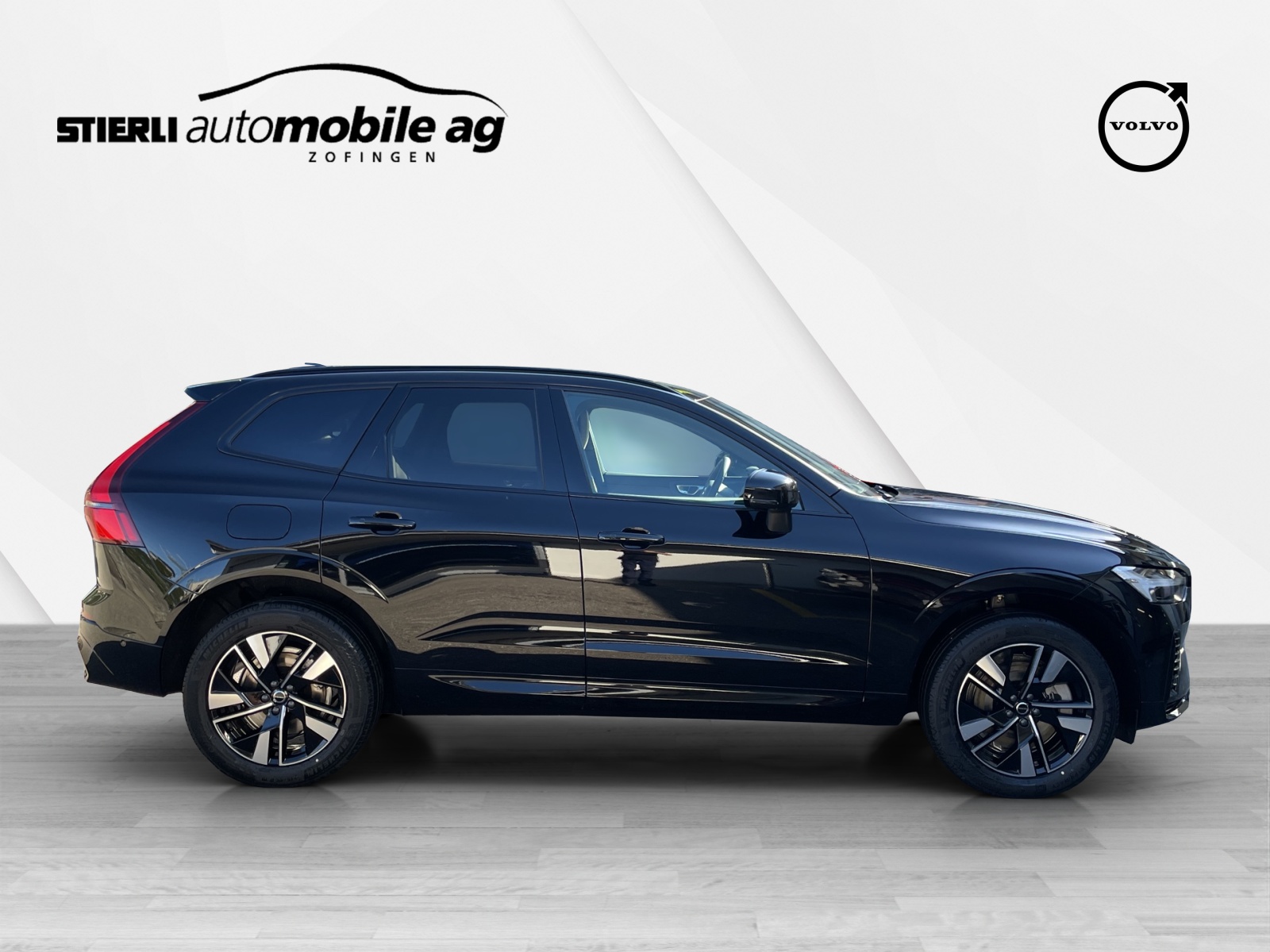 VOLVO XC60 2.0 T6 TE Plus Dark eAWD-showroom-element-3
