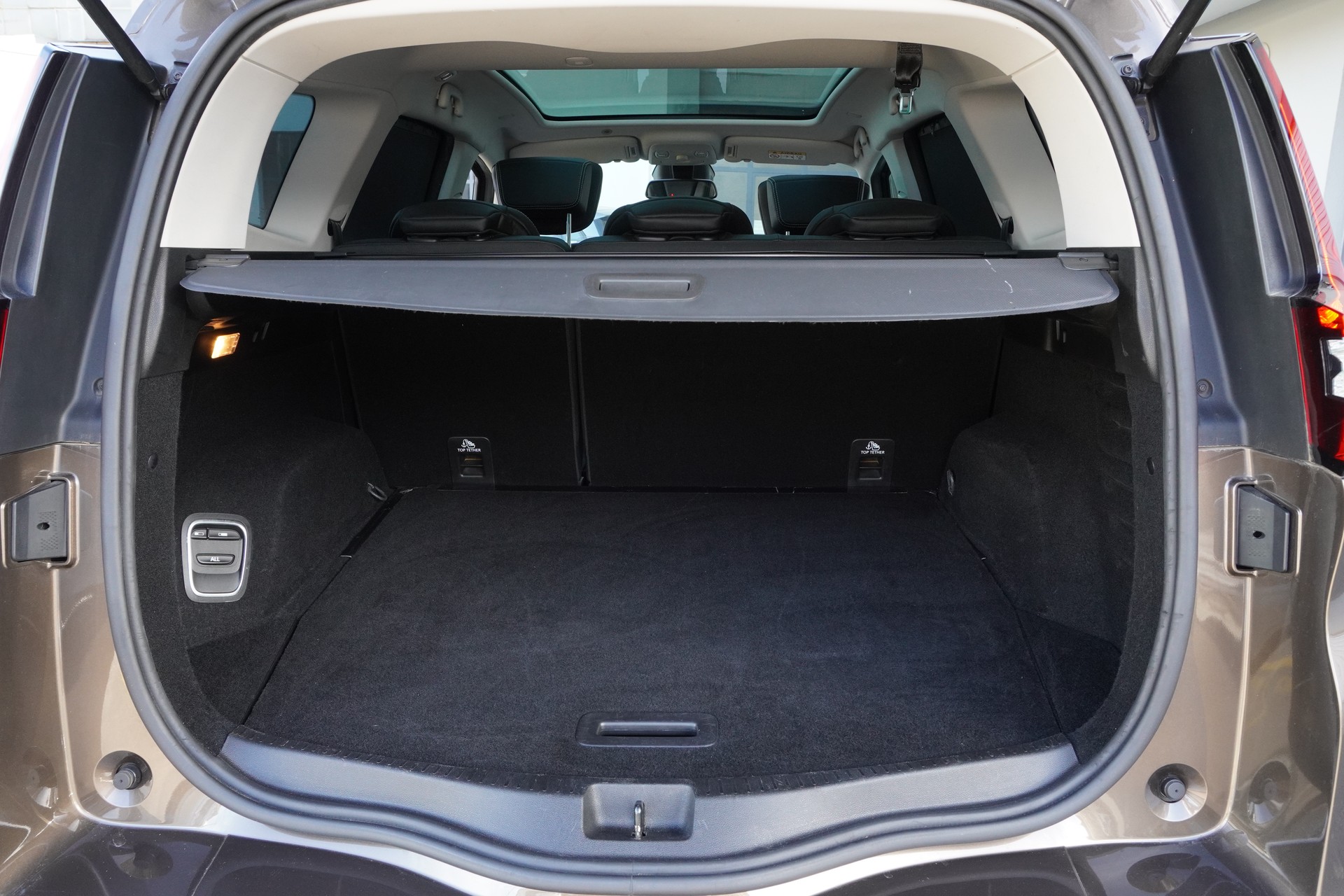 RENAULT Grand Scénic 1.6 dCi Bose EDC-image-15