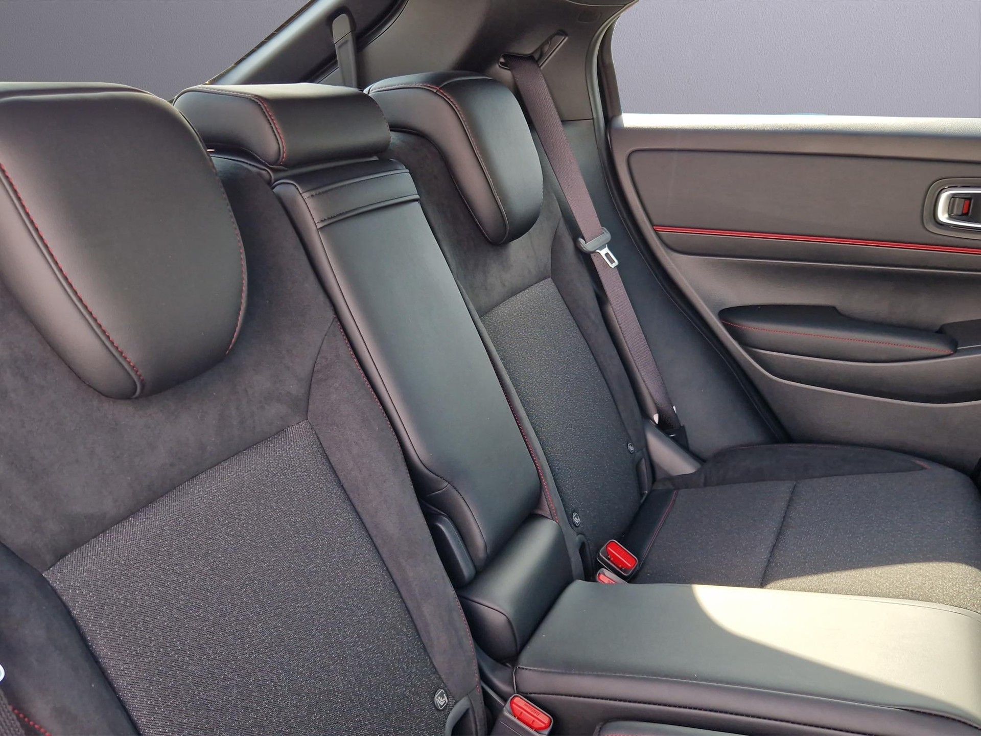 HONDA HR-V 1.5 i-MMD Advance-image-12