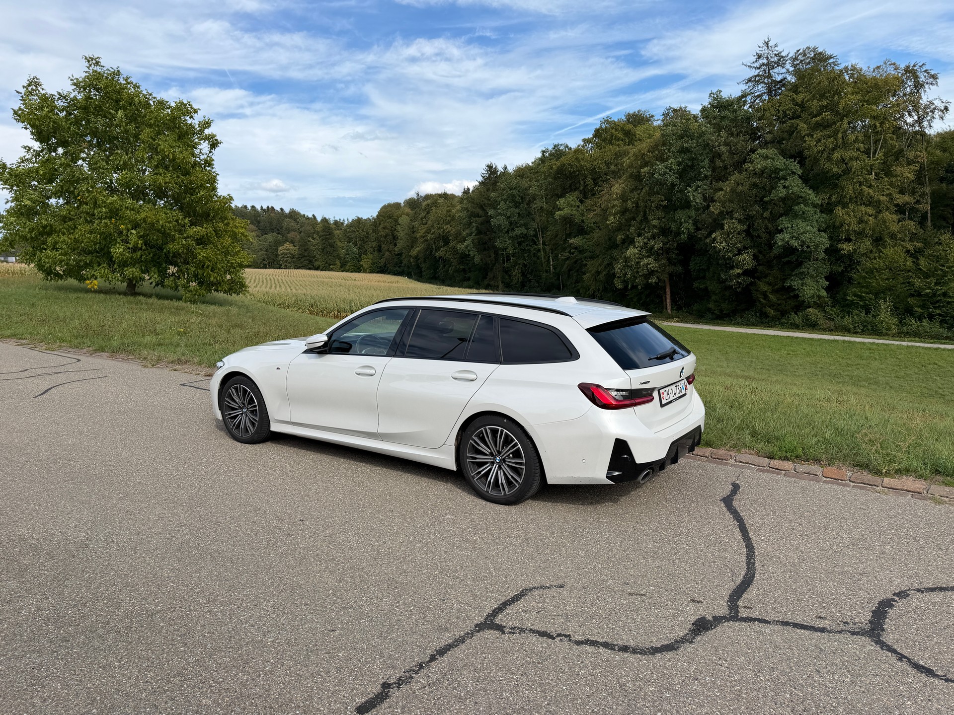 BMW 330d xDrive Touring 48V Steptronic M Sport Pro-image-3