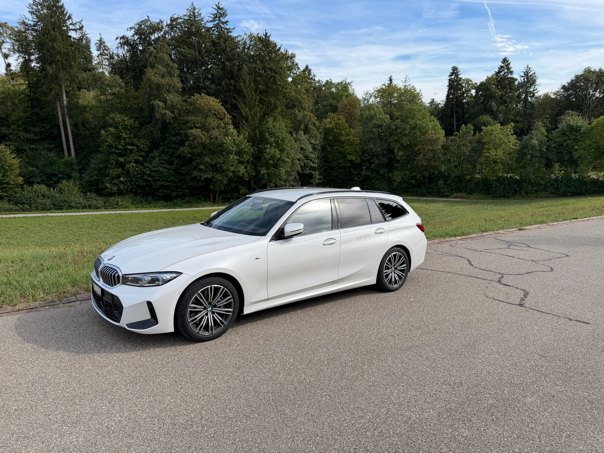 BMW 330d xDrive Touring 48V Steptronic M Sport Pro-image-2