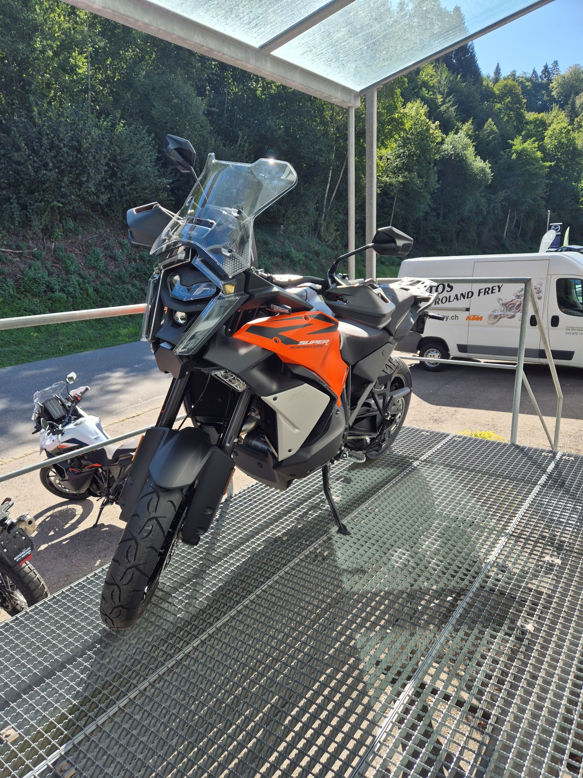 KTM 1390 Super Adventure S EVO-image-2