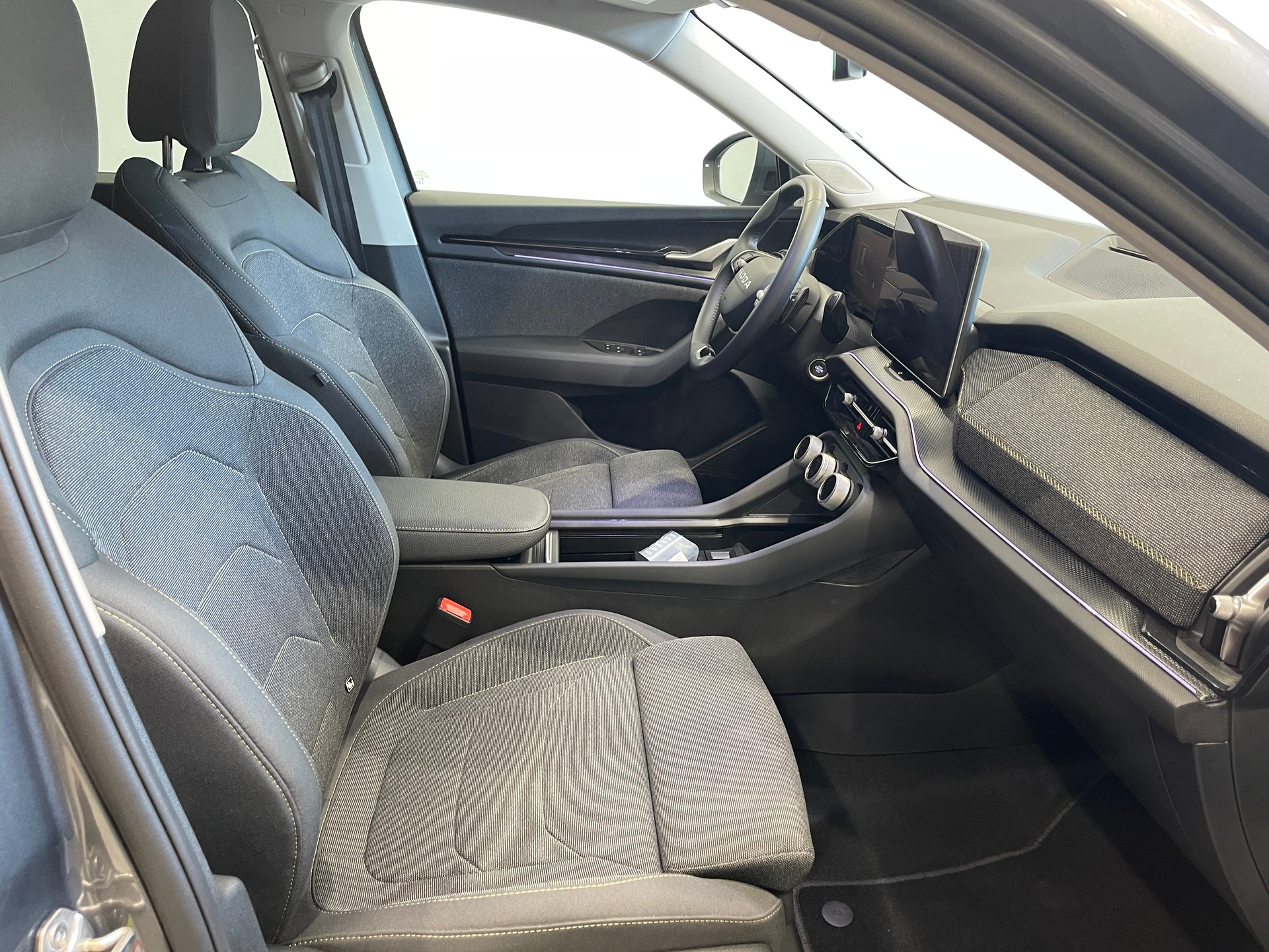 SKODA Kodiaq 1.5 TSI mHEV Selection *7 PLATZ*-image-14