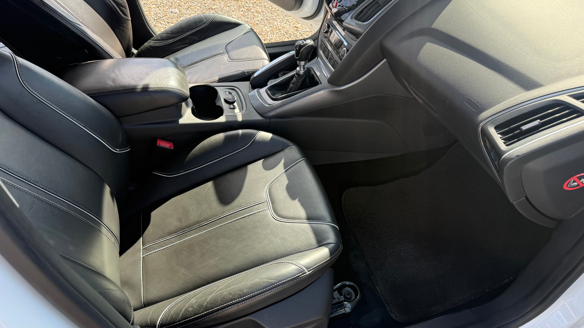 FORD Focus 1.6 SCTi Titanium-image-8